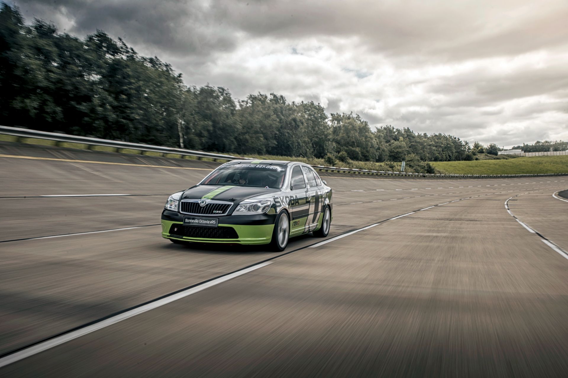 This 10-Year-Old Octavia vRS Still Holds The Title Of The Fastest Skoda Ever With A 227 MPH Top Speed