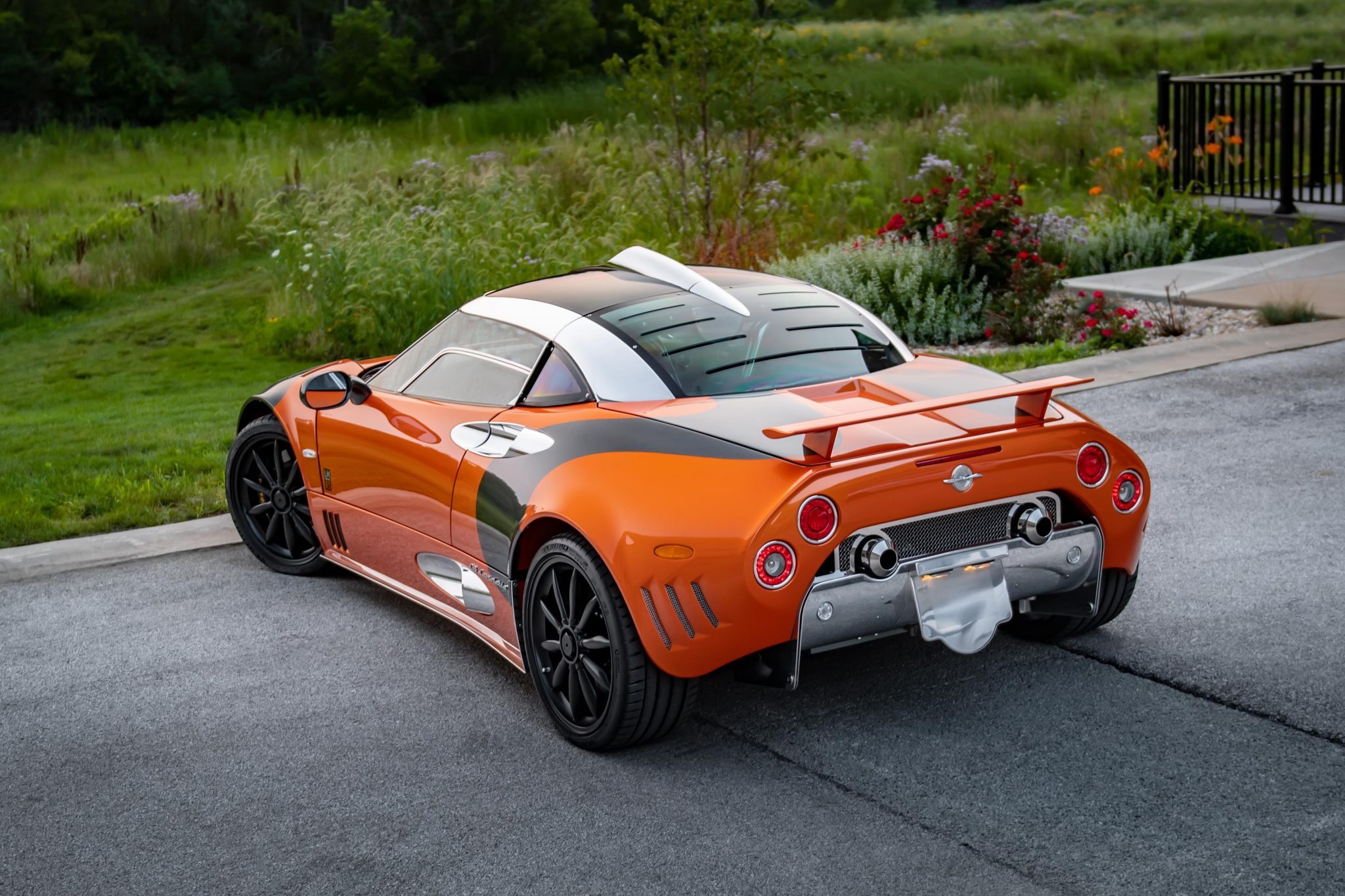 This Spyker C8 Laviolette LM85 Is One Way To Make A Statement