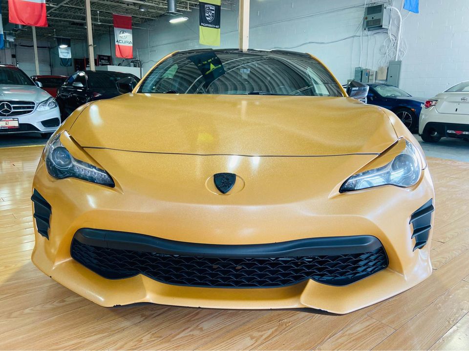 Canadian Selling Toyota 86 With Lamborghini Badges, Notes It’s Not A Real Lambo…