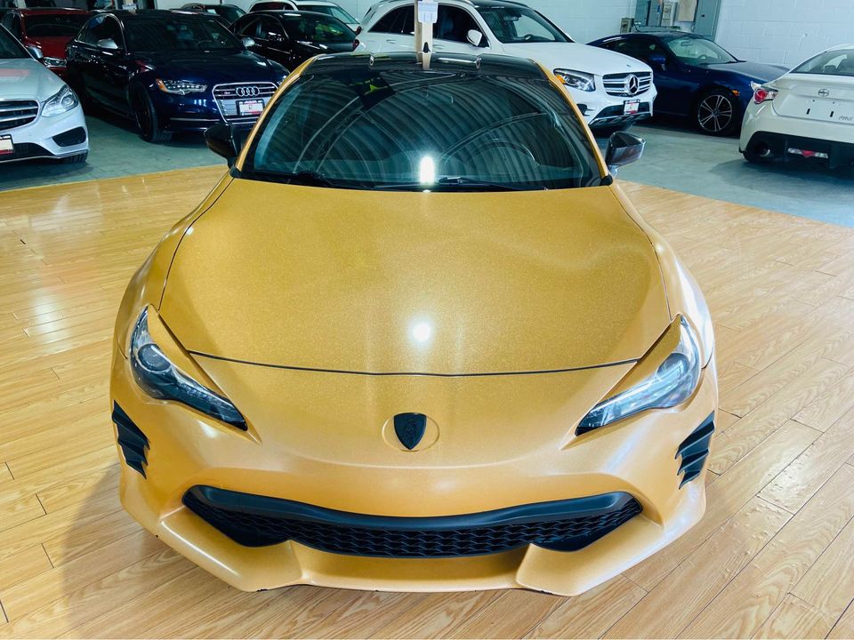 Canadian Selling Toyota 86 With Lamborghini Badges, Notes It’s Not A Real Lambo…