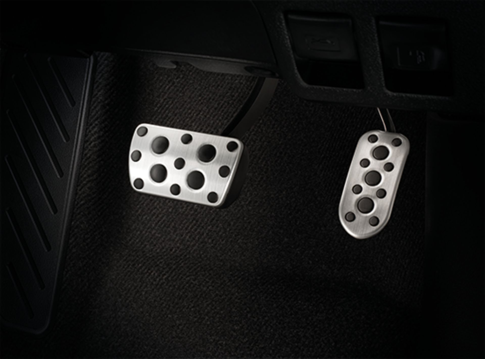 2022 Toyota Hilux Revo GR Sport Unveiled In Thailand With Sporty Bodykit And A Low-Rider Variant