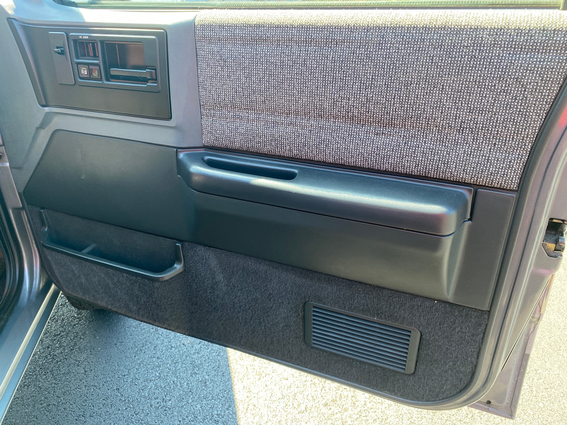 This 13k Mile 1987 GMC Jimmy Is A Time Machine That Costs Almost As Much A New Terrain