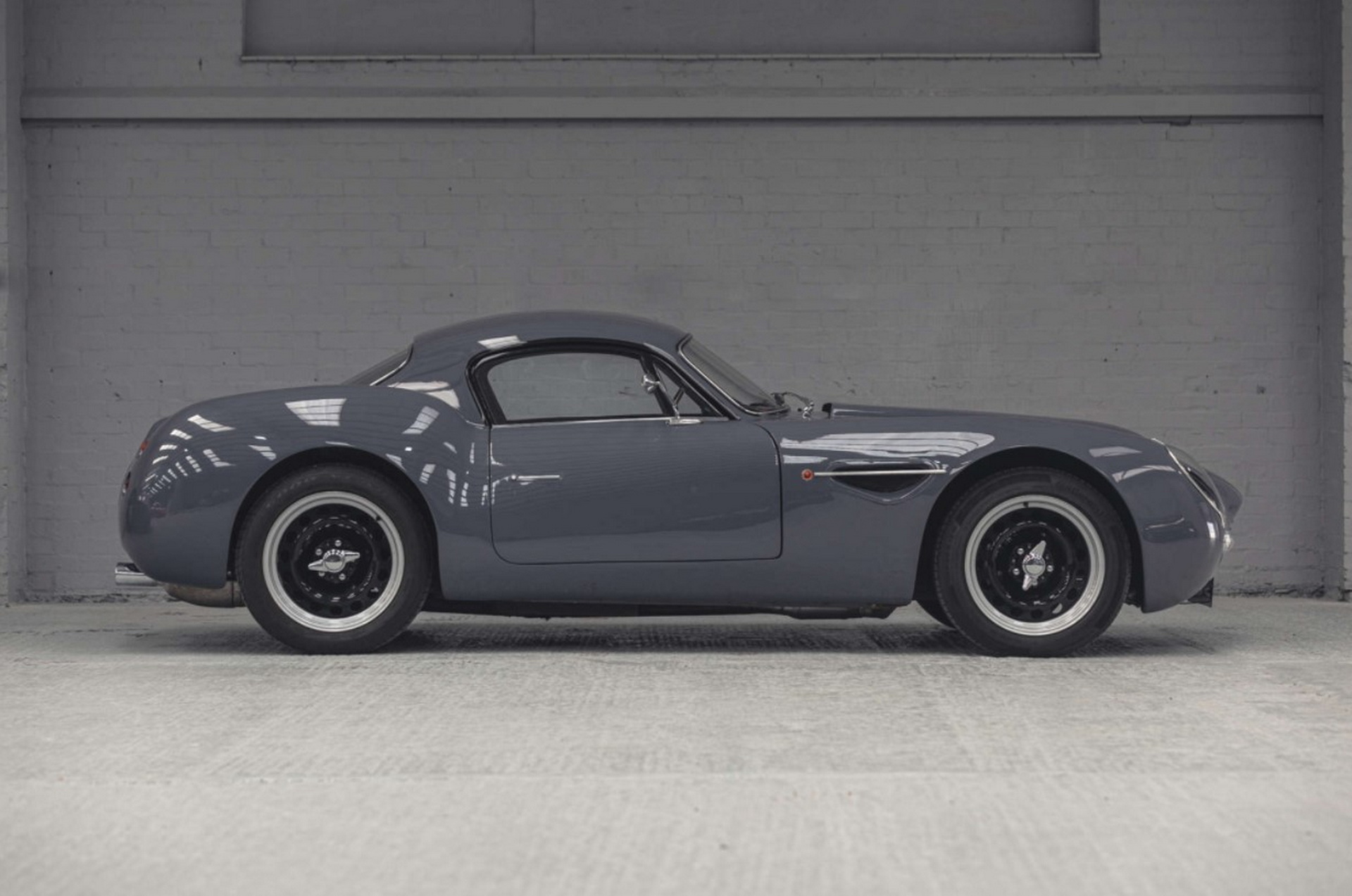 Before Radford, Ant Anstead Built The One-Off 2018 Dowsetts Comet Modern Classic