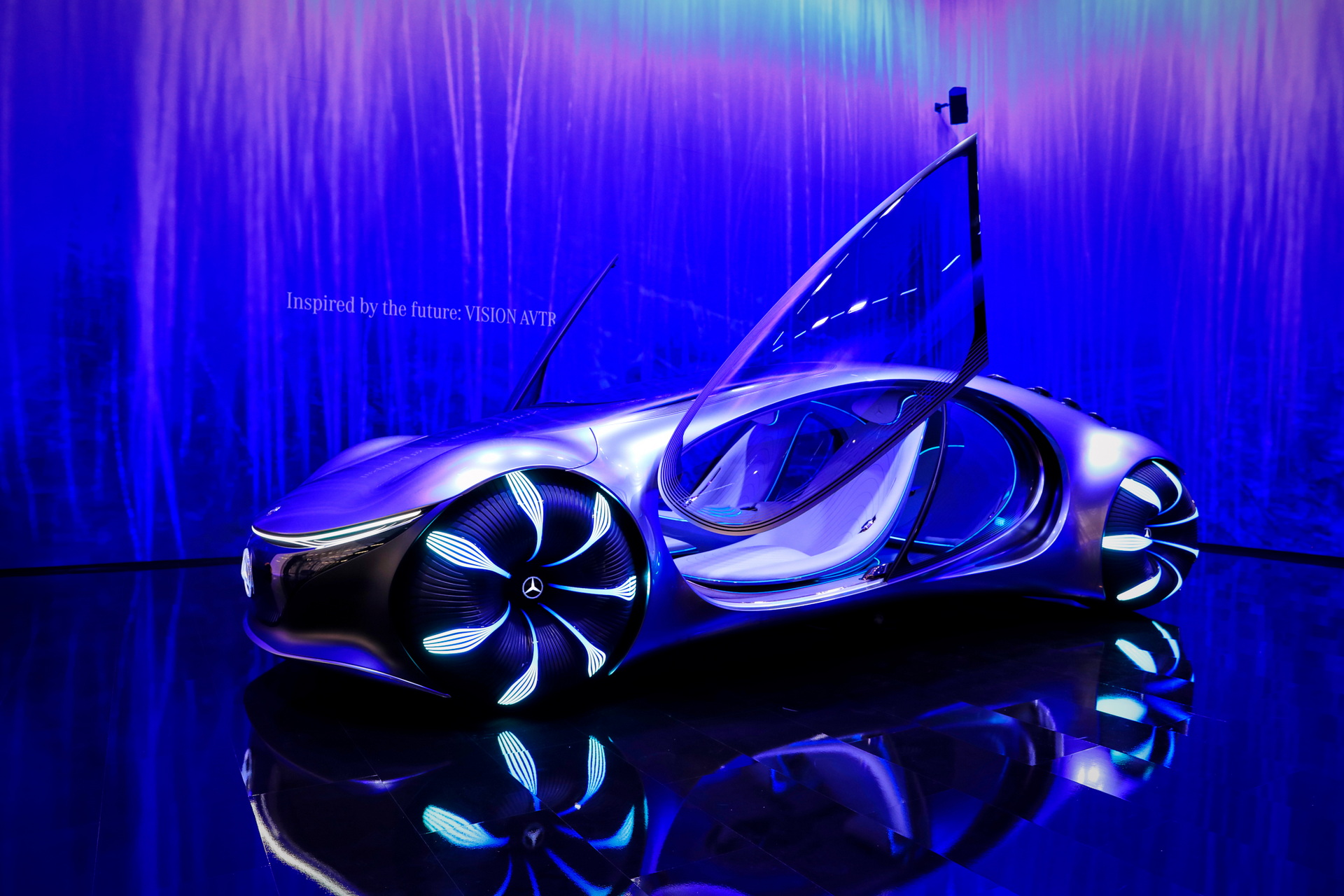 How Mercedes’ Vision AVTR Can Be Controlled With The Power Of Your Thoughts