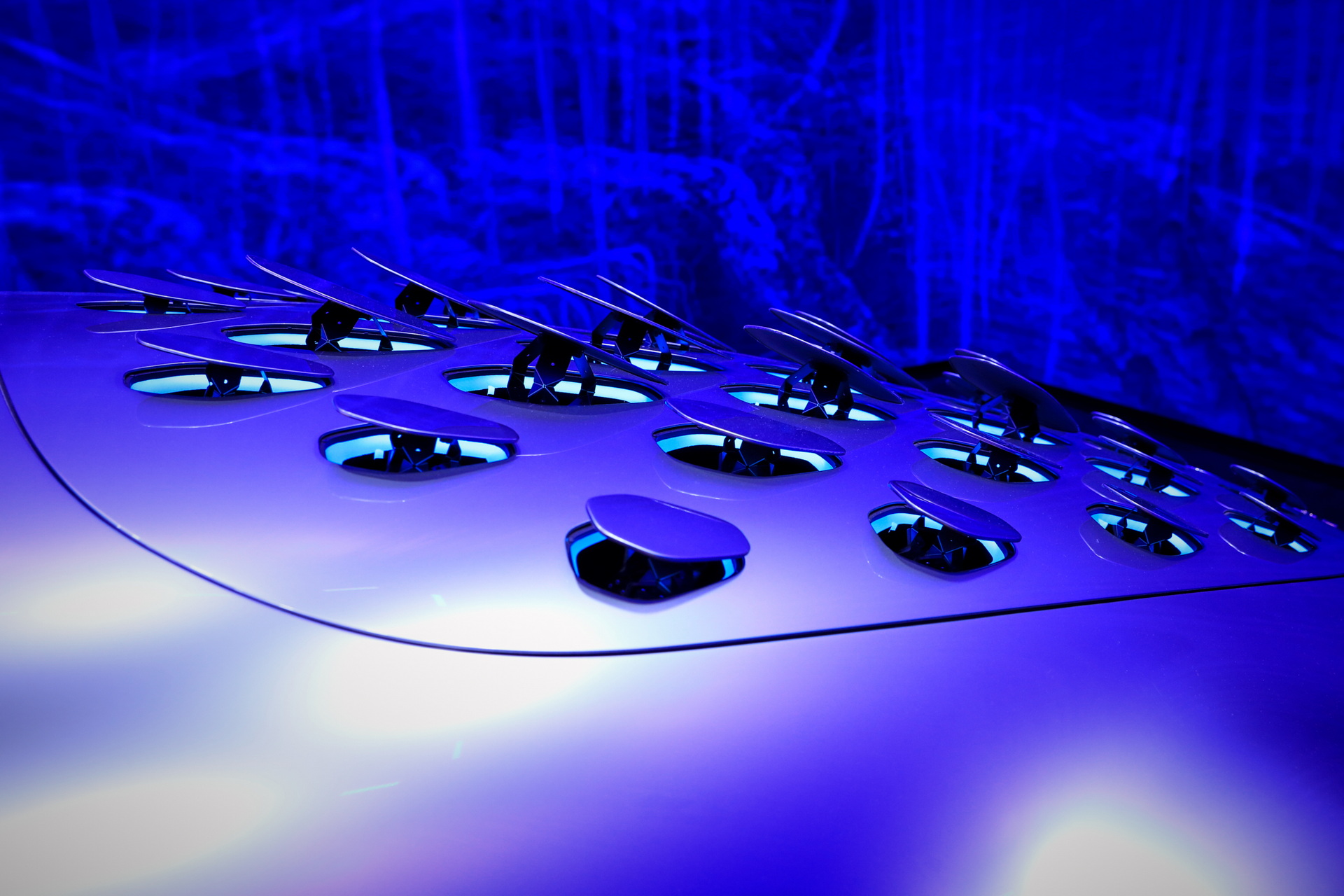 How Mercedes’ Vision AVTR Can Be Controlled With The Power Of Your Thoughts