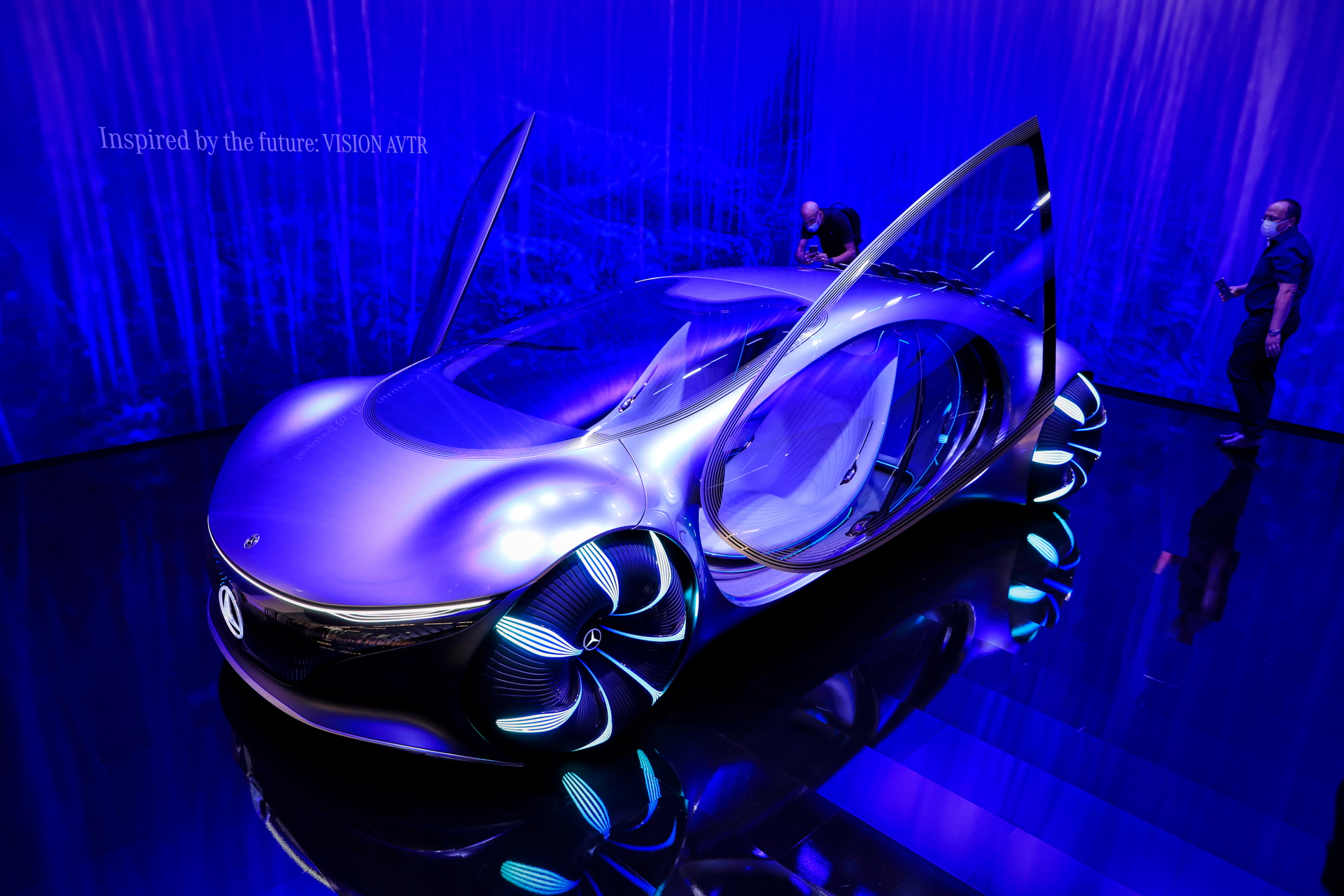 How Mercedes’ Vision AVTR Can Be Controlled With The Power Of Your Thoughts