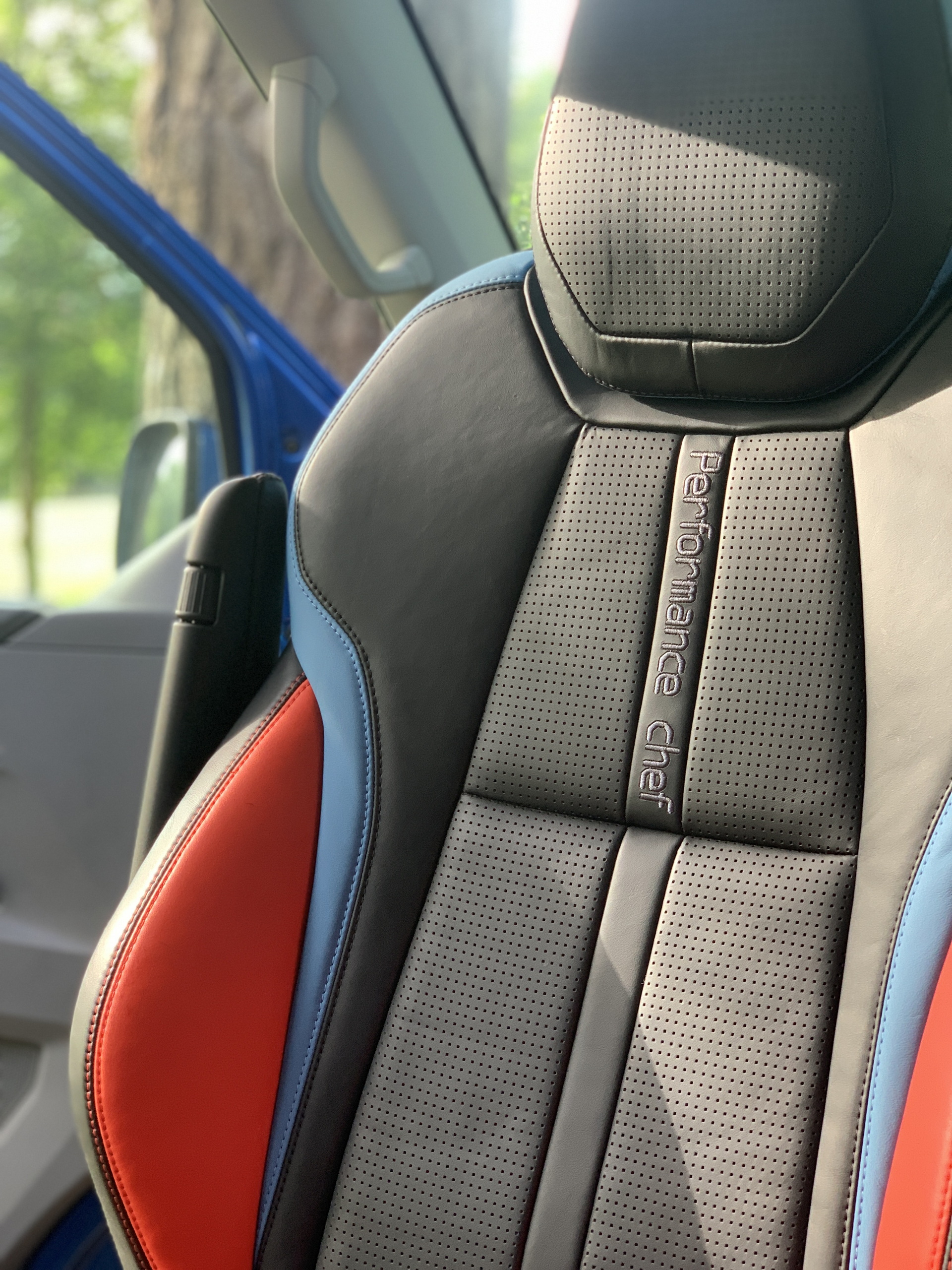 VW Kits Out Transporter Van With Kitchen For Cycling Team’s Michelin-Star Chef