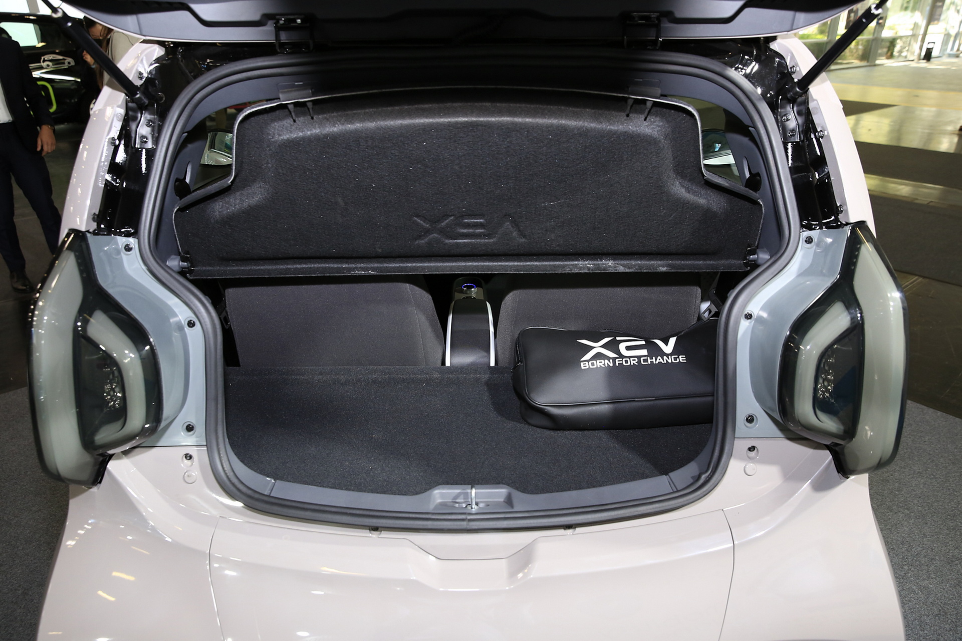 XEV Shows Off European Battery Exchange Program For 3D Printed City Car, The Yoyo