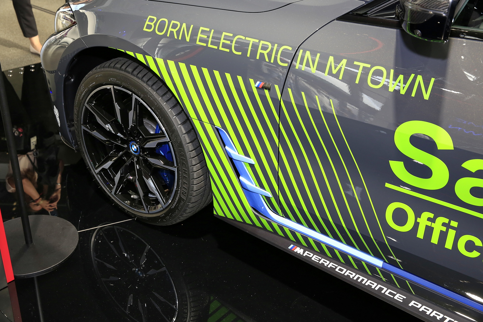 What’s Up With The BMW i4 M50 Safety Car’s Rear Wheel To Well Gap?