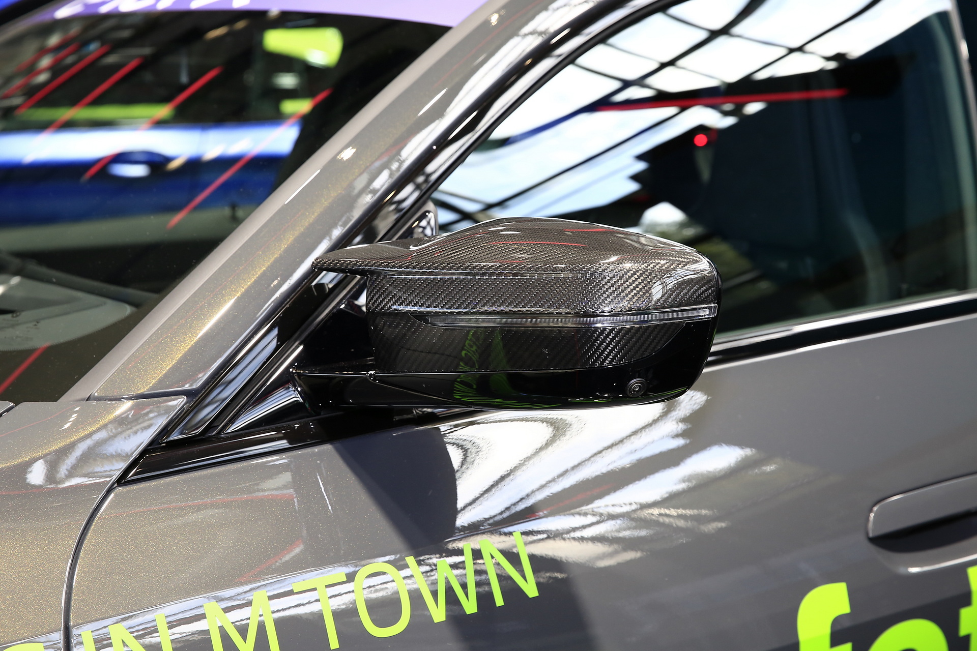 What’s Up With The BMW i4 M50 Safety Car’s Rear Wheel To Well Gap?