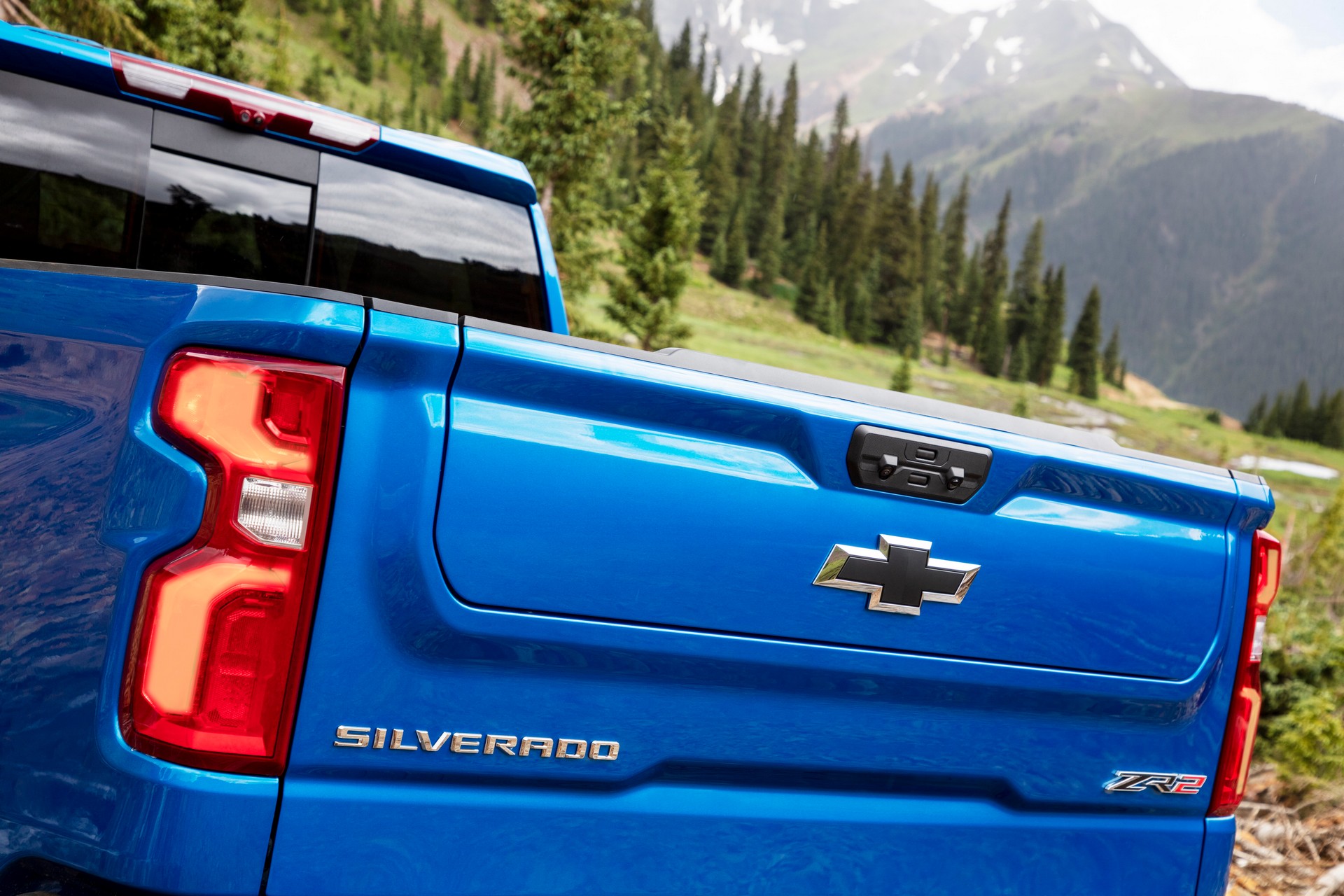 2022 Chevrolet Silverado ZR2 Debuts As The Brand’s Flagship Off-Road Pickup