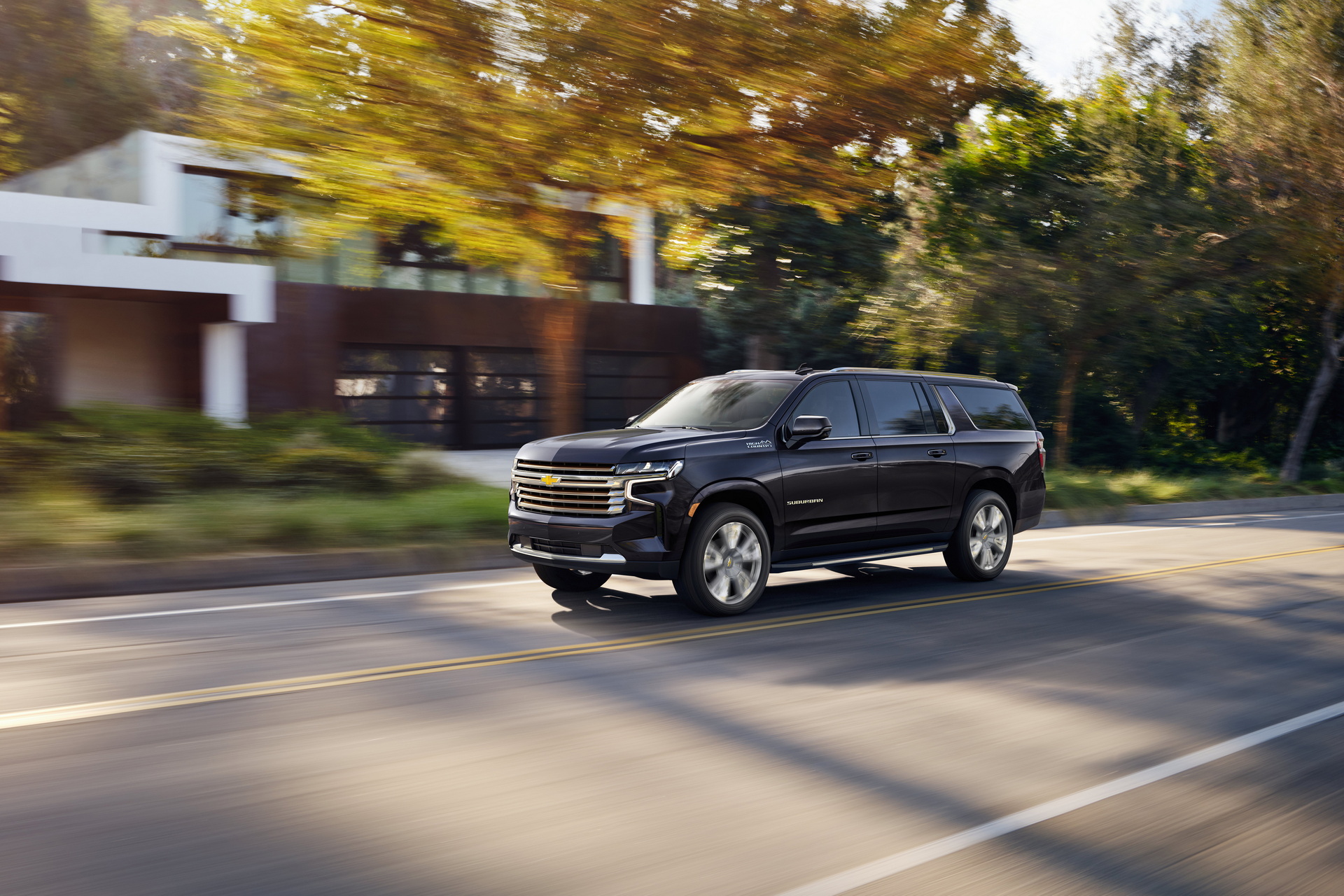 Chevy Expands Availability Of 6.2L V8, Adds New Tech To 2022 Tahoe And Suburban