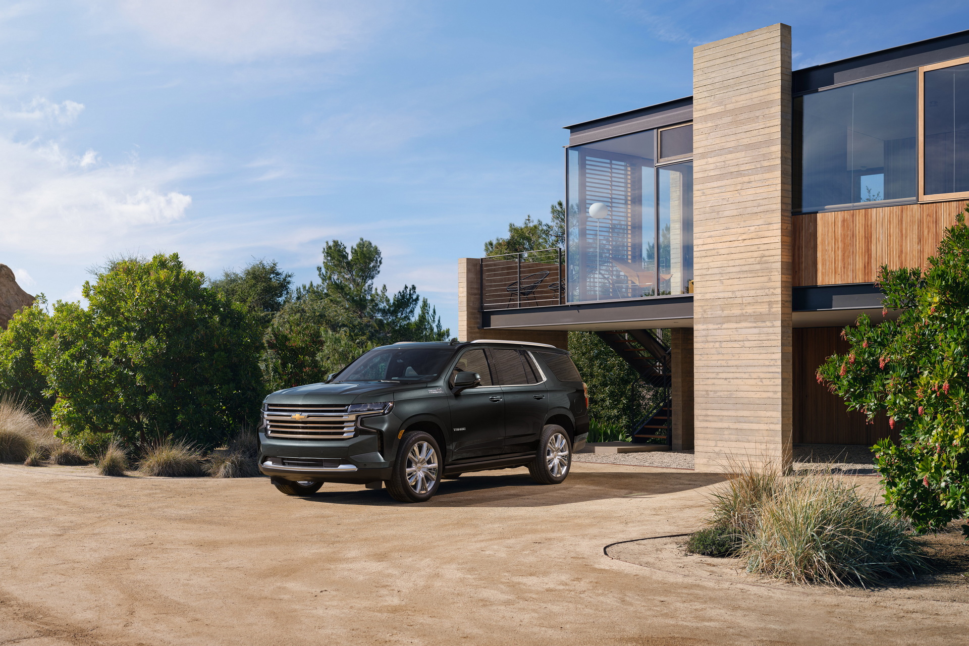 Chevy Expands Availability Of 6.2L V8, Adds New Tech To 2022 Tahoe And Suburban