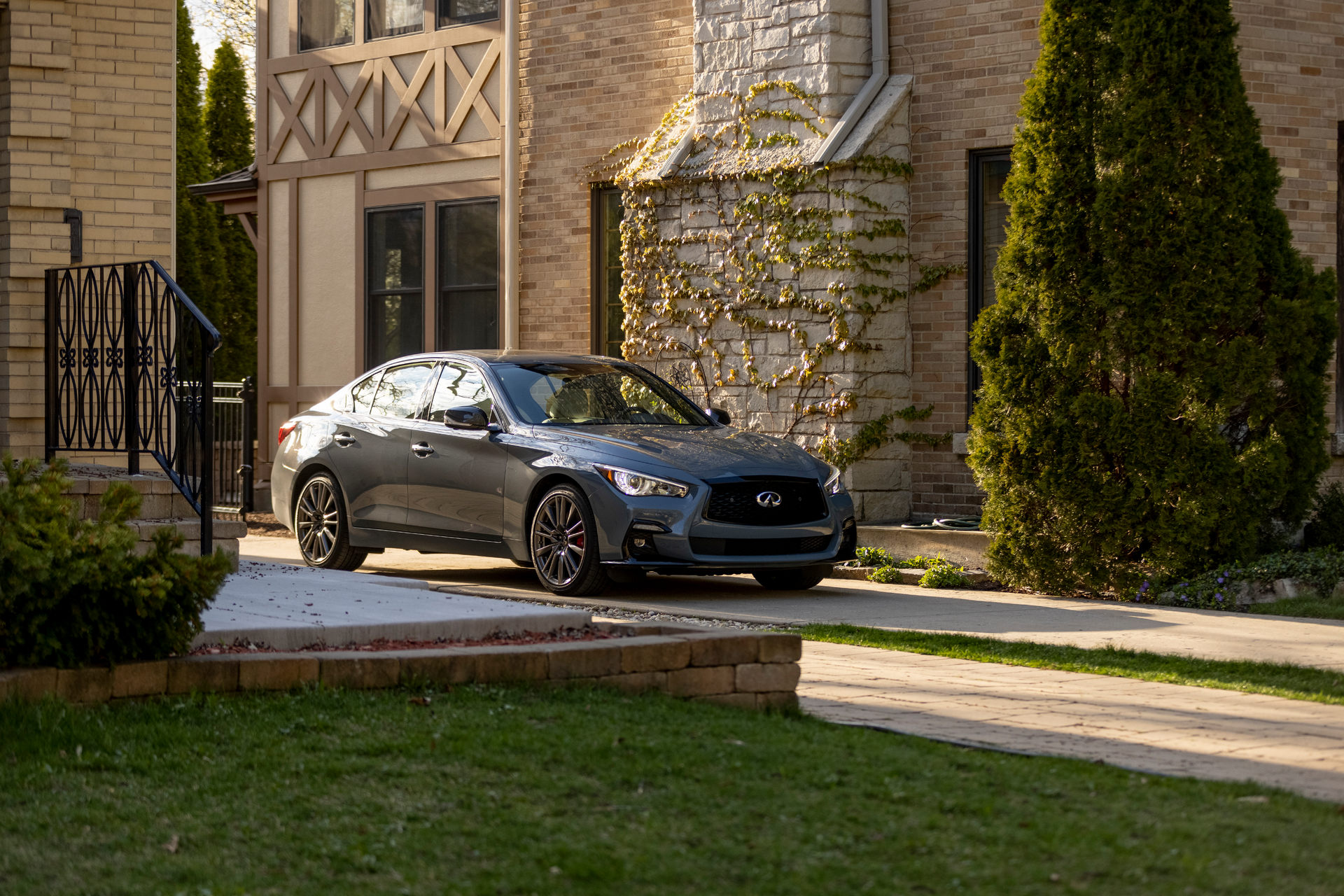 2022 Infiniti Q50 Comes With Wireless Apple CarPlay, Starts At $42,100