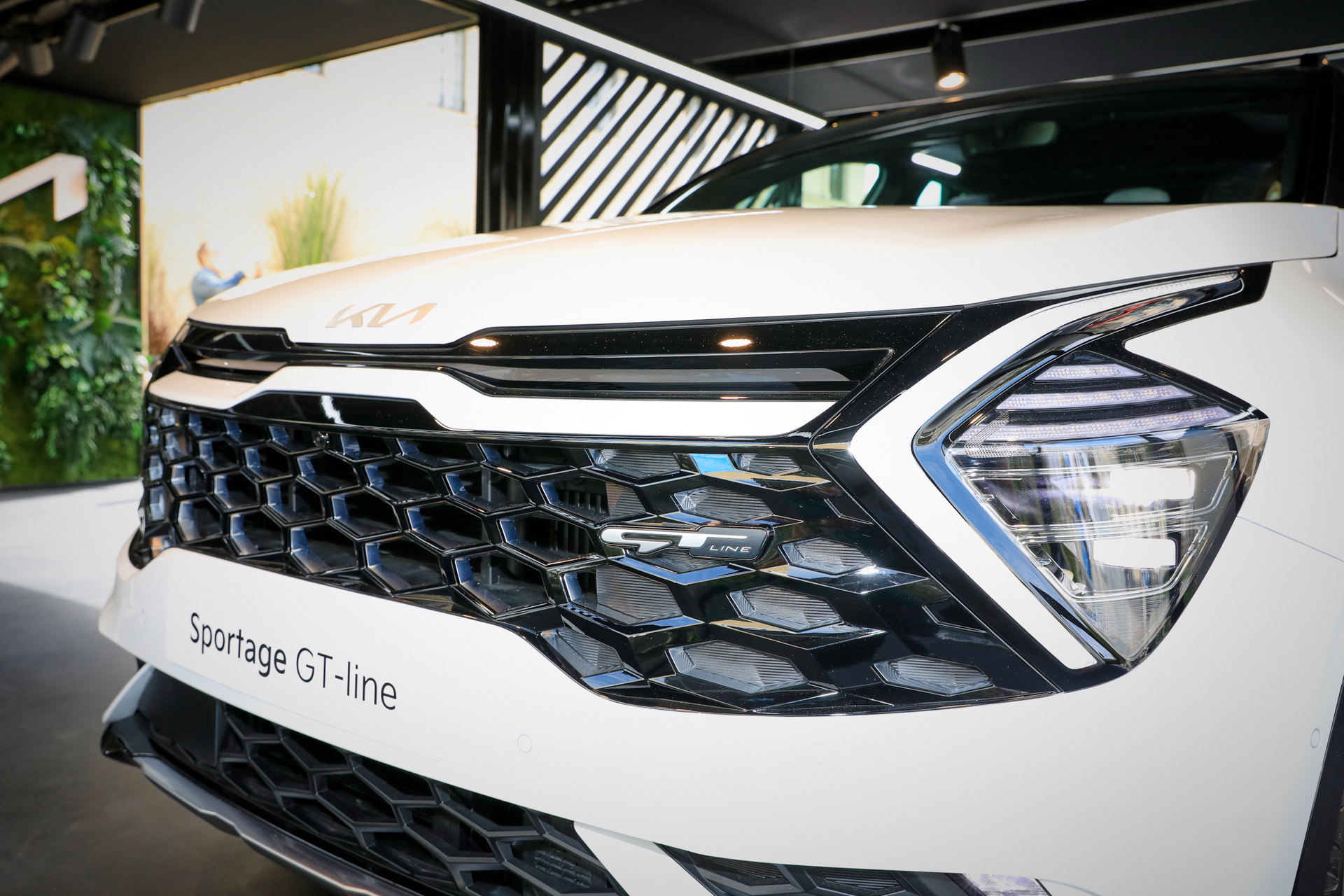 Take A Look At Europe’s Shorter 2022 Kia Sportage GT-Line