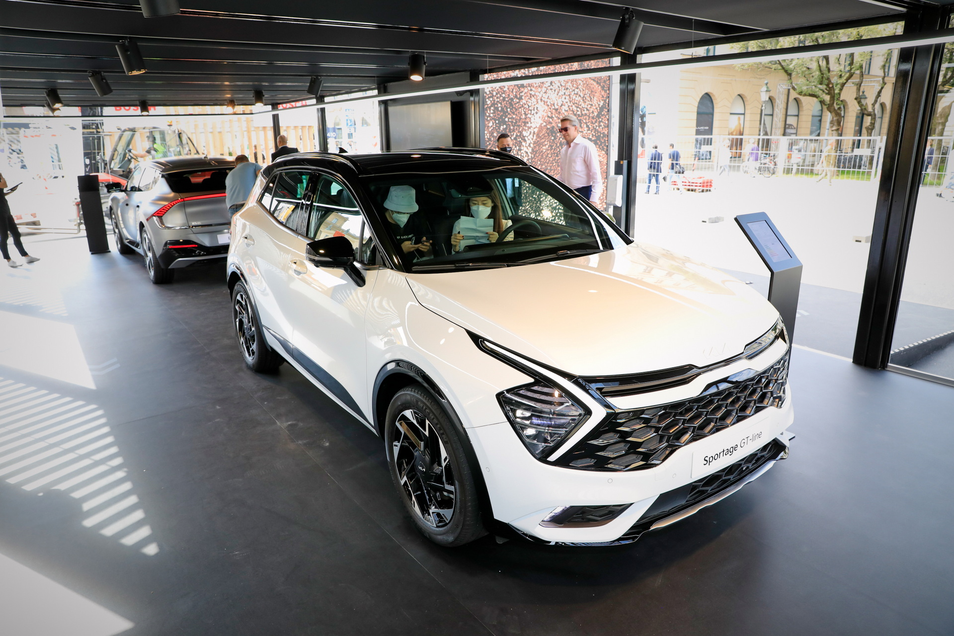 Take A Look At Europe’s Shorter 2022 Kia Sportage GT-Line