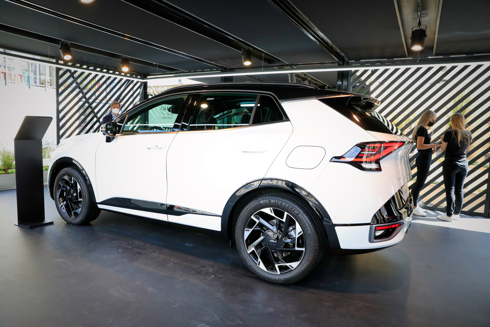 Take A Look At Europe’s Shorter 2022 Kia Sportage GT-Line