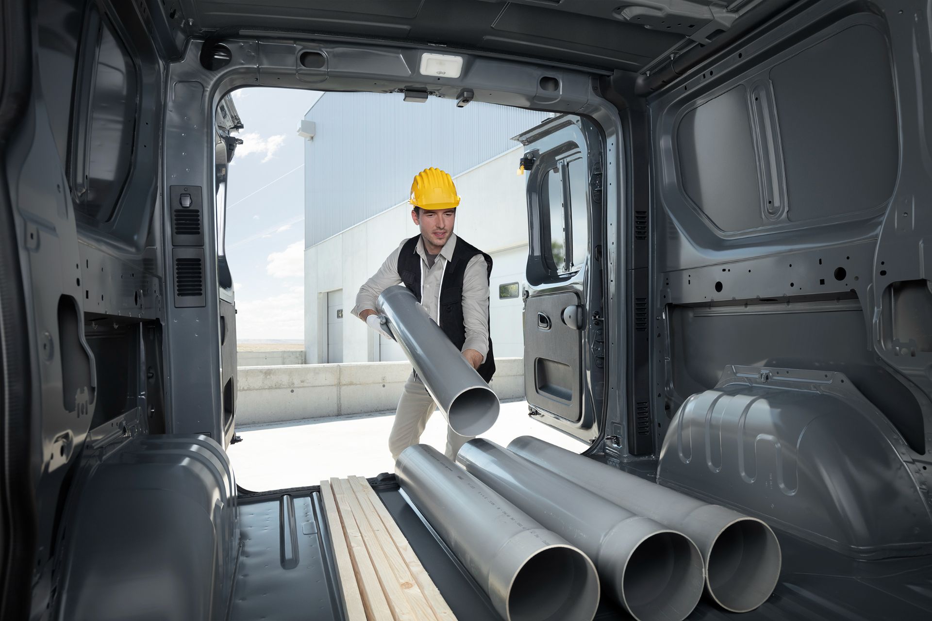 Nissan Replaces NV200 And e-NV200 With All-New Townstar, Updates The Rest Of Its LCV Range