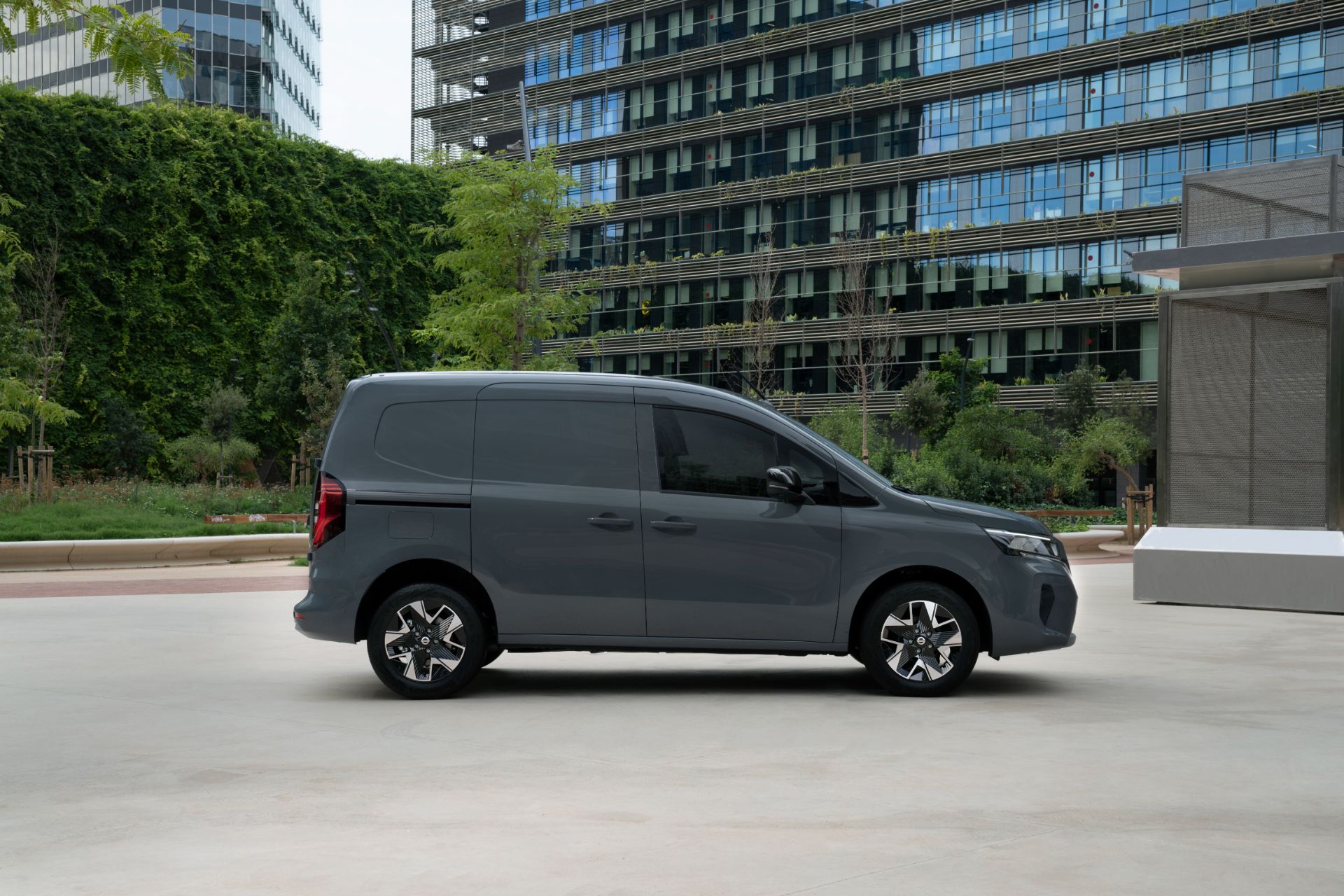 Nissan Replaces NV200 And e-NV200 With All-New Townstar, Updates The Rest Of Its LCV Range