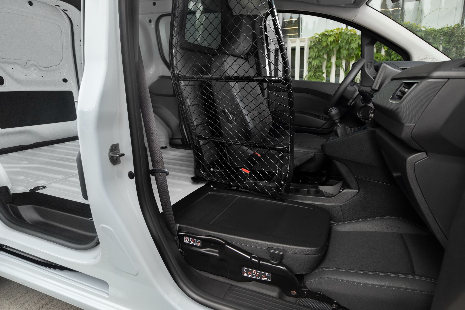 Nissan Replaces NV200 And e-NV200 With All-New Townstar, Updates The Rest Of Its LCV Range