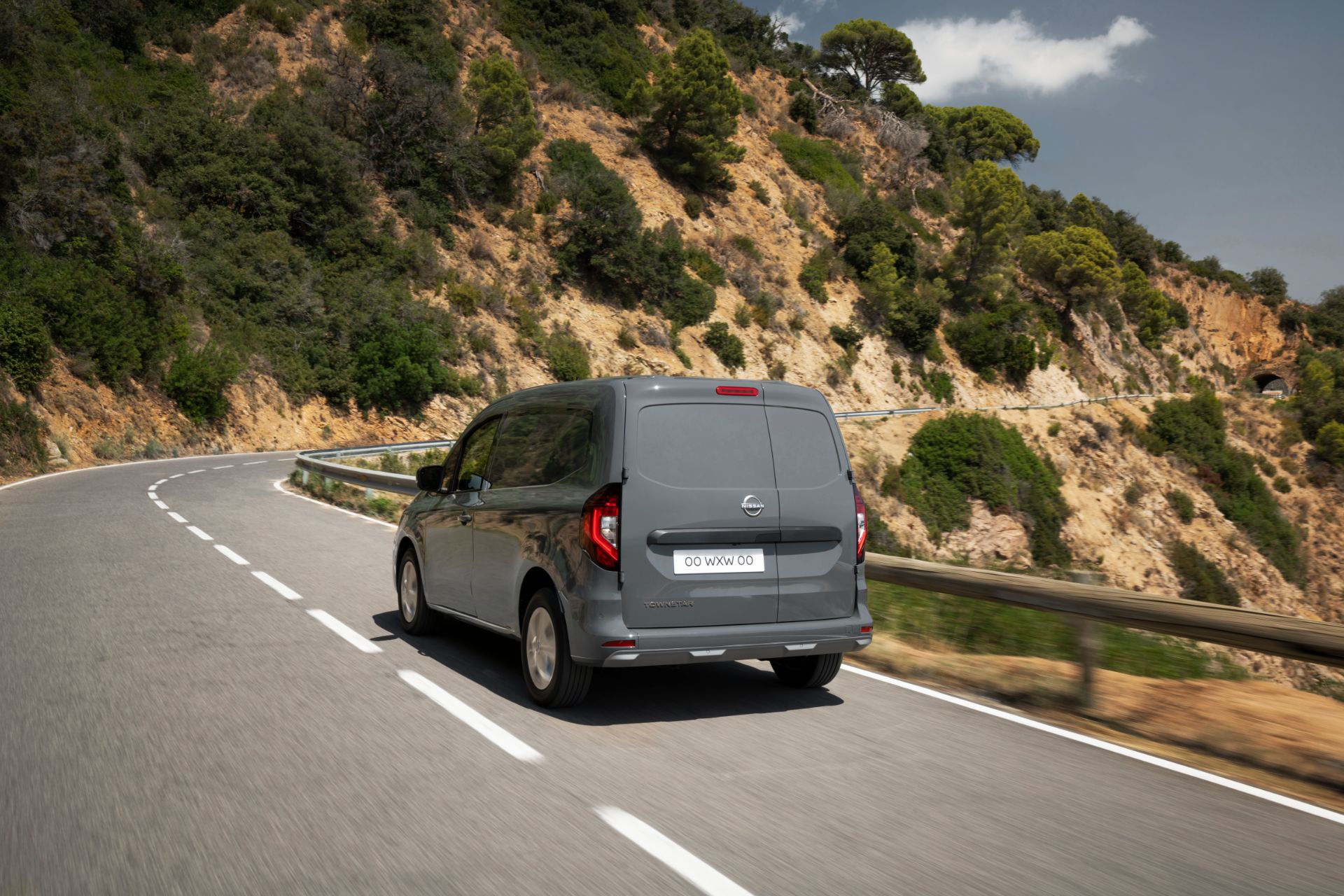 Nissan Replaces NV200 And e-NV200 With All-New Townstar, Updates The Rest Of Its LCV Range