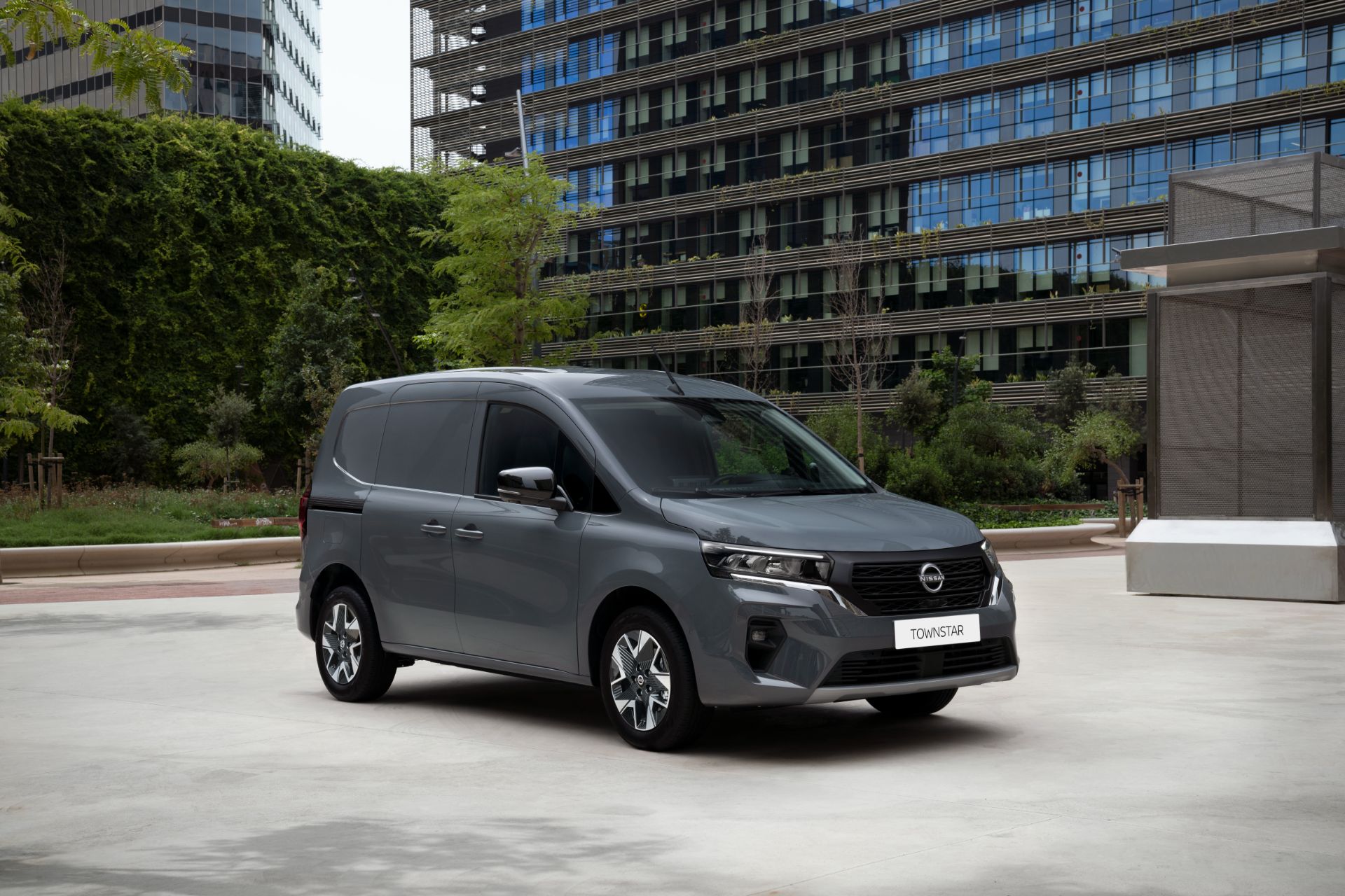 Nissan Replaces NV200 And e-NV200 With All-New Townstar, Updates The Rest Of Its LCV Range