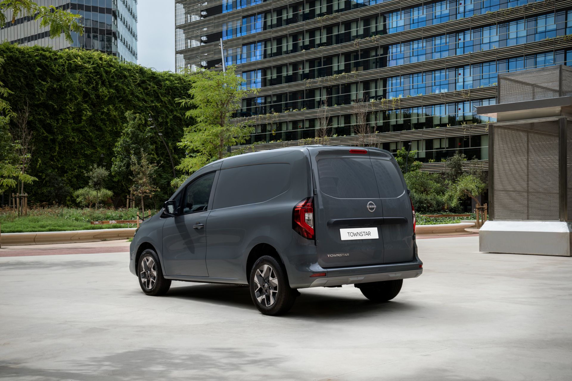 Nissan Replaces NV200 And e-NV200 With All-New Townstar, Updates The Rest Of Its LCV Range