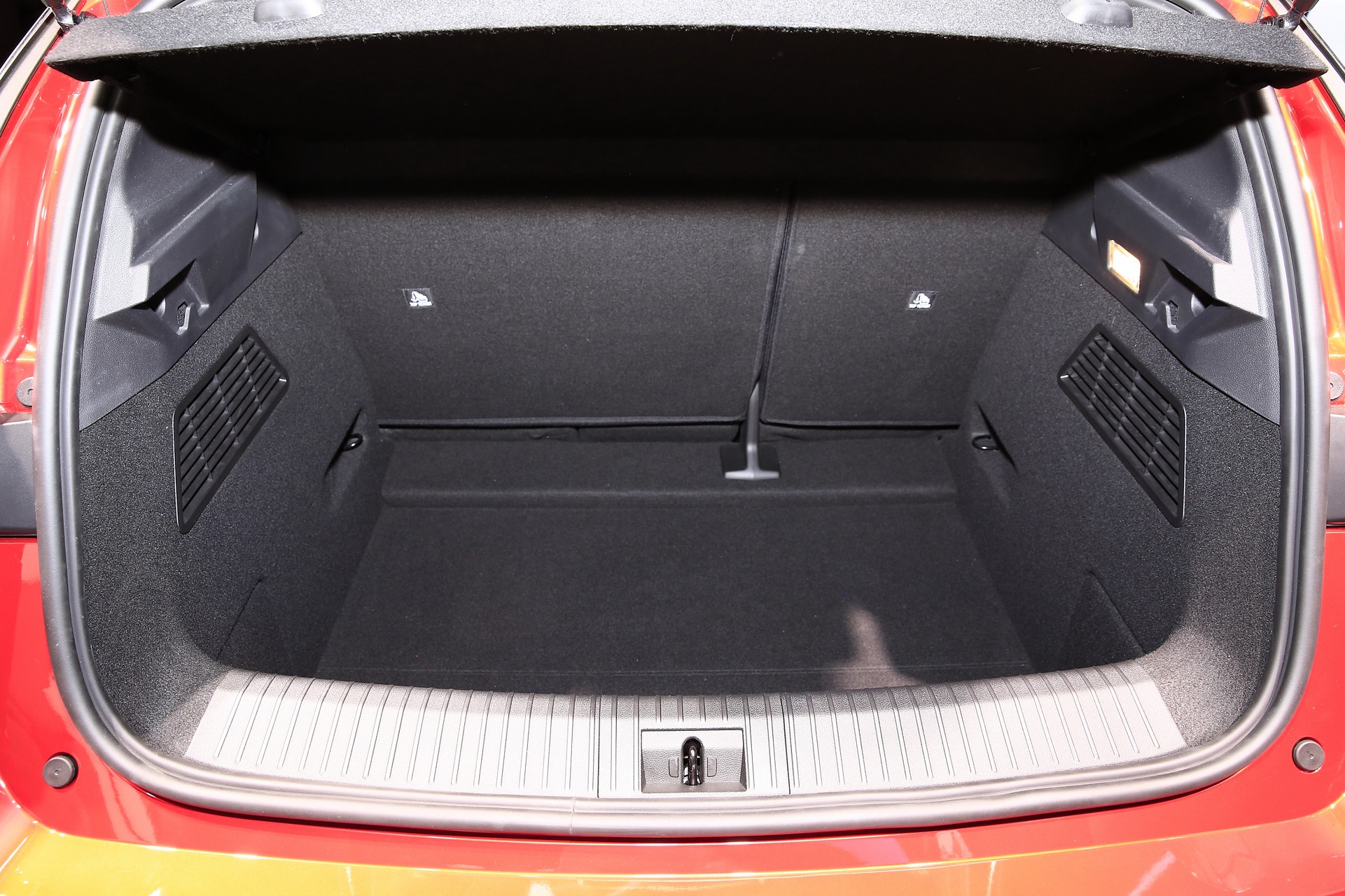 2022 Renault Mégane E-Tech Unveiled As A Fully Electric Compact Crossover