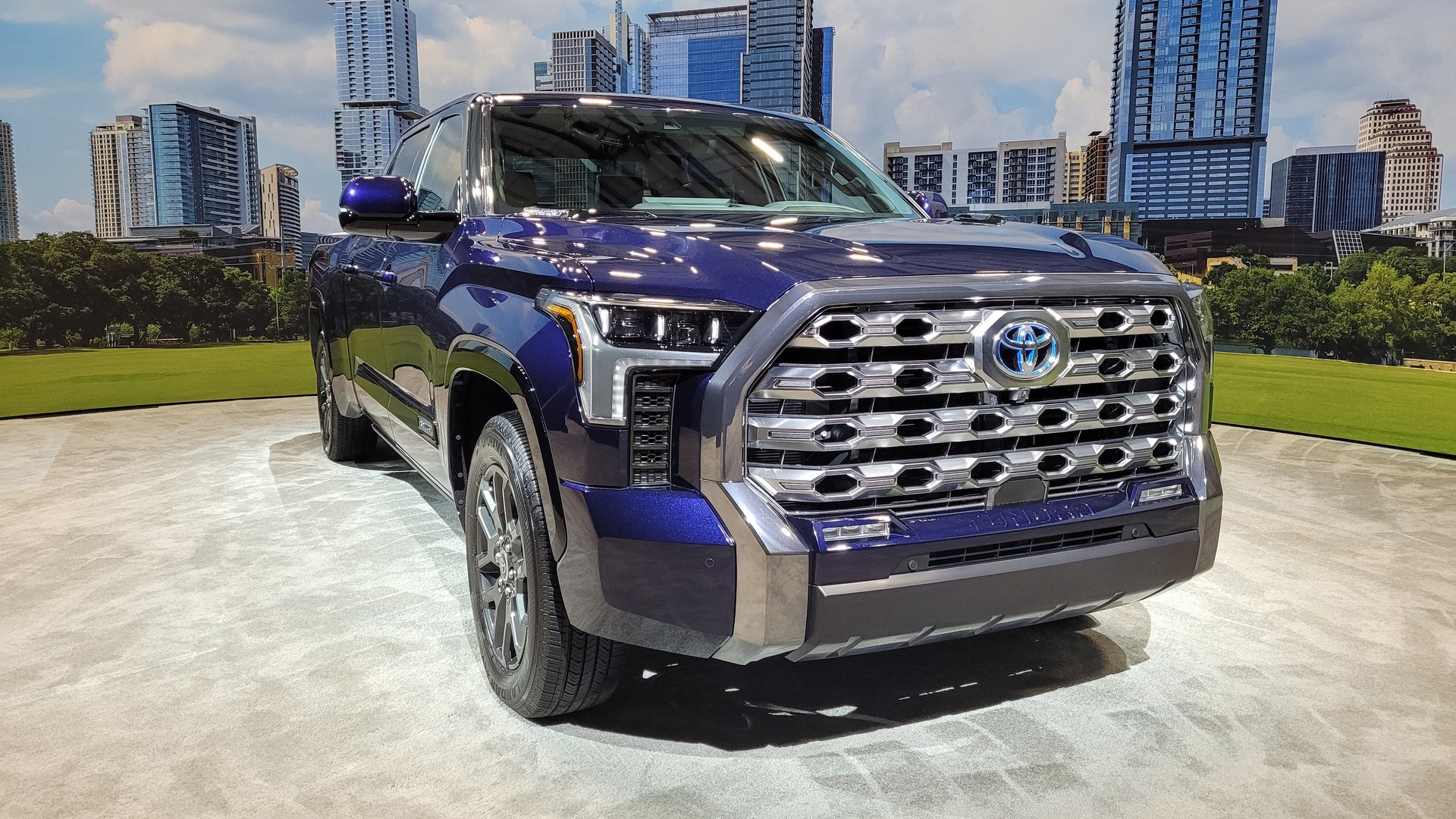 The 2022 Toyota Tundra Is A Tougher, Twin-Turbo’ed Pickup