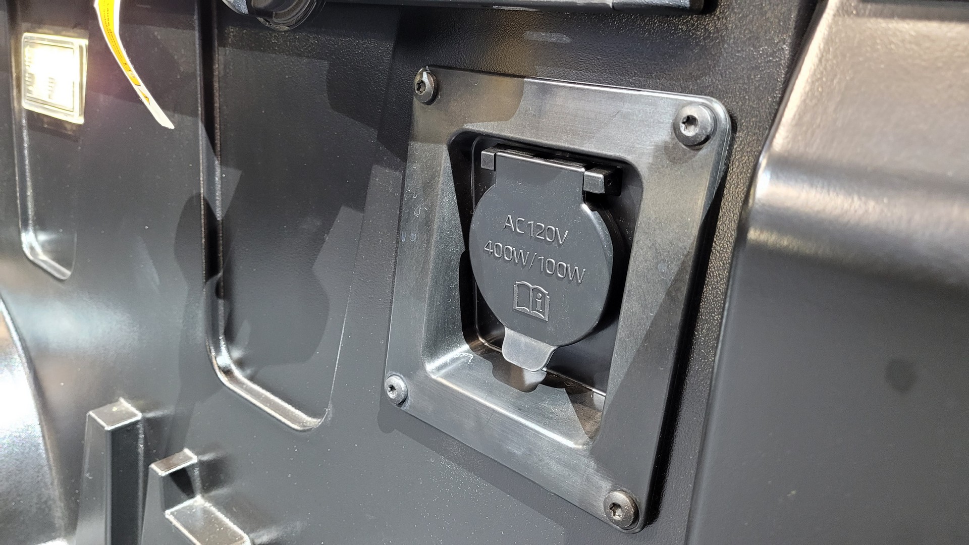 The 2022 Toyota Tundra Is A Tougher, Twin-Turbo’ed Pickup