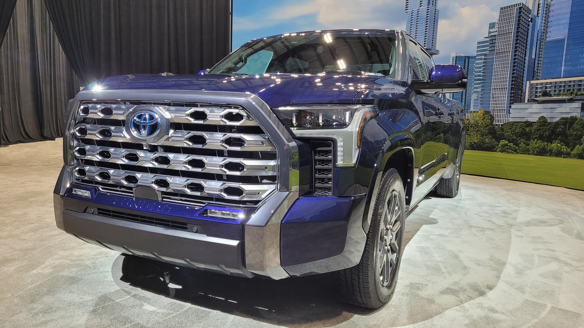 The 2022 Toyota Tundra Is A Tougher, Twin-Turbo’ed Pickup