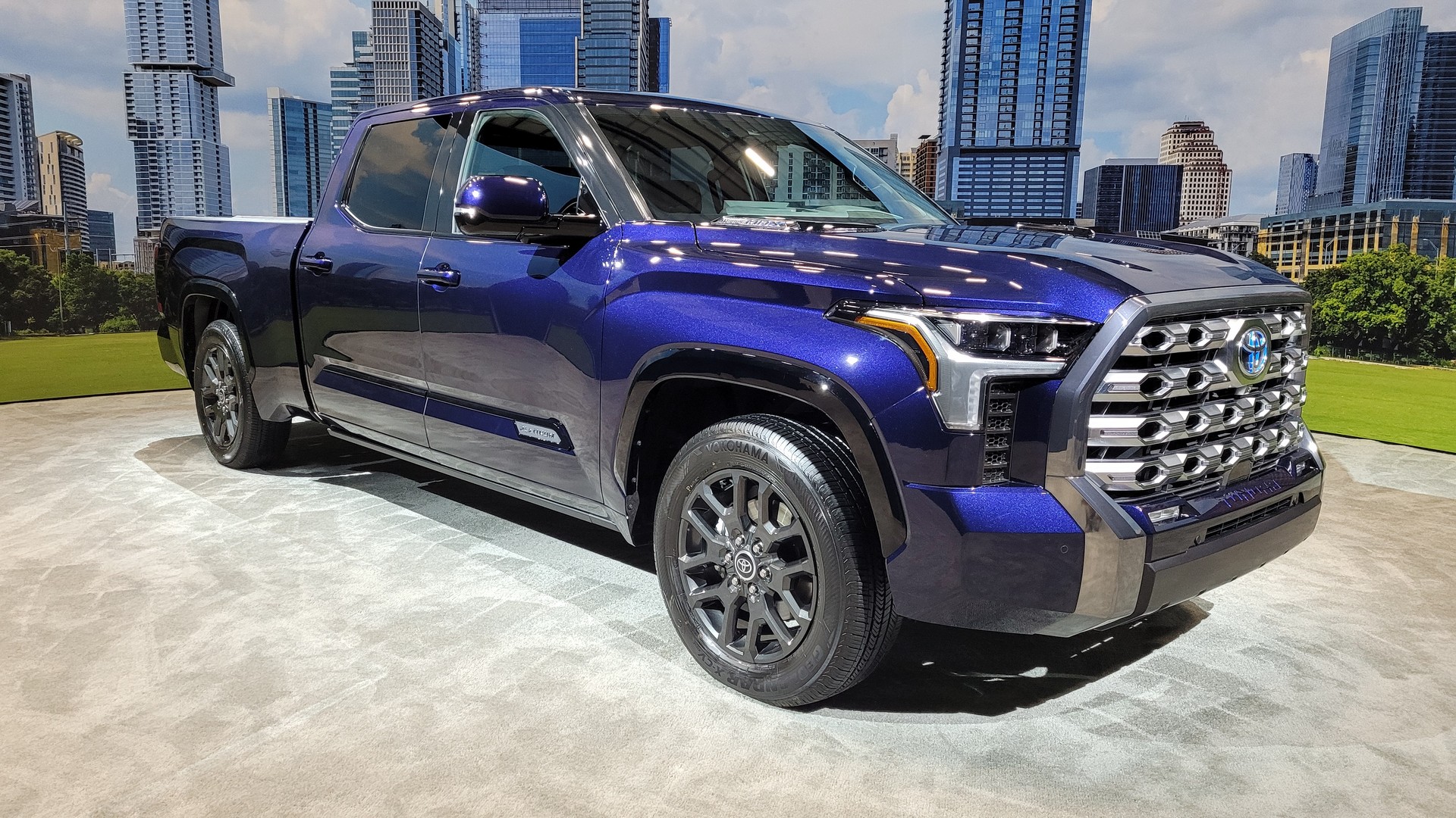 The 2022 Toyota Tundra Is A Tougher, Twin-Turbo’ed Pickup