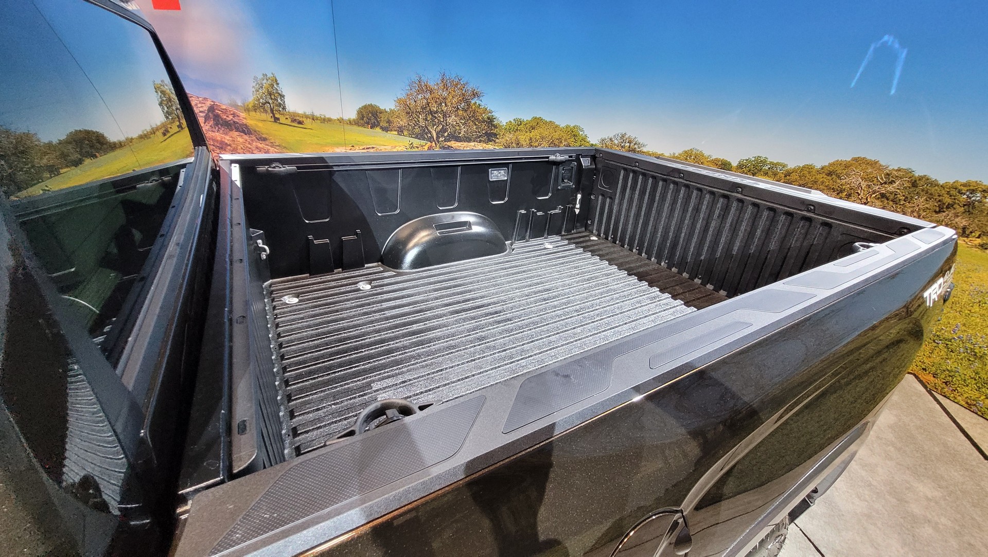 The 2022 Toyota Tundra Is A Tougher, Twin-Turbo’ed Pickup