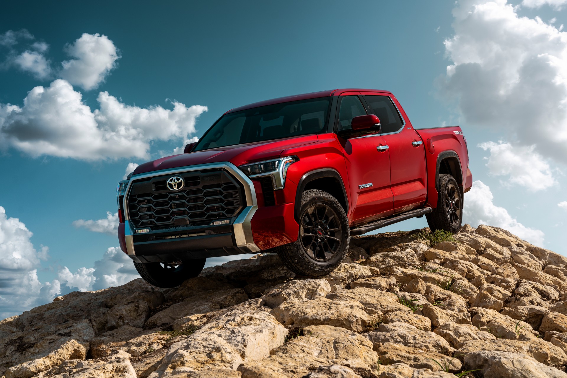 The 2022 Toyota Tundra Is A Tougher, Twin-Turbo’ed Pickup