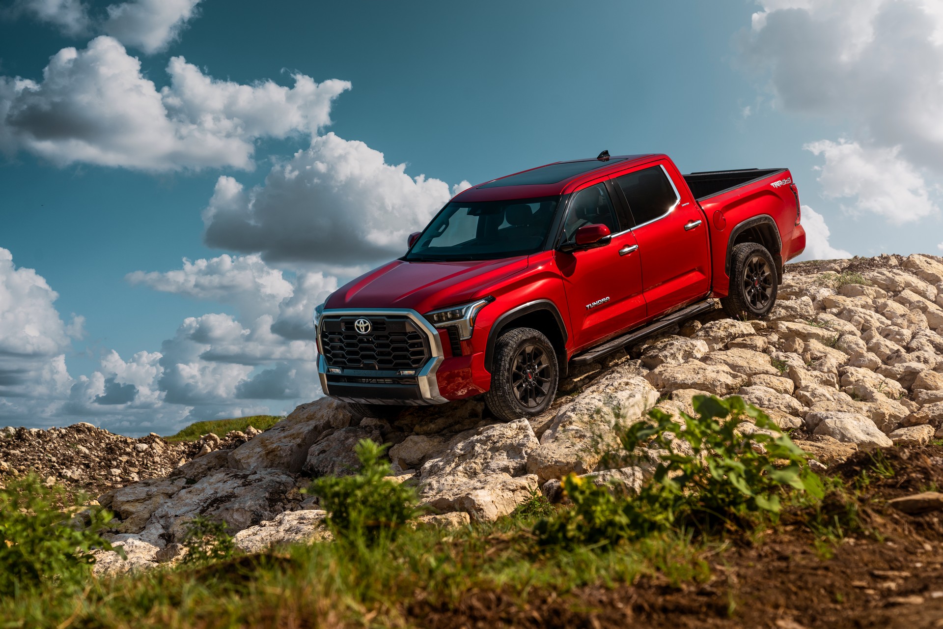 The 2022 Toyota Tundra Is A Tougher, Twin-Turbo’ed Pickup