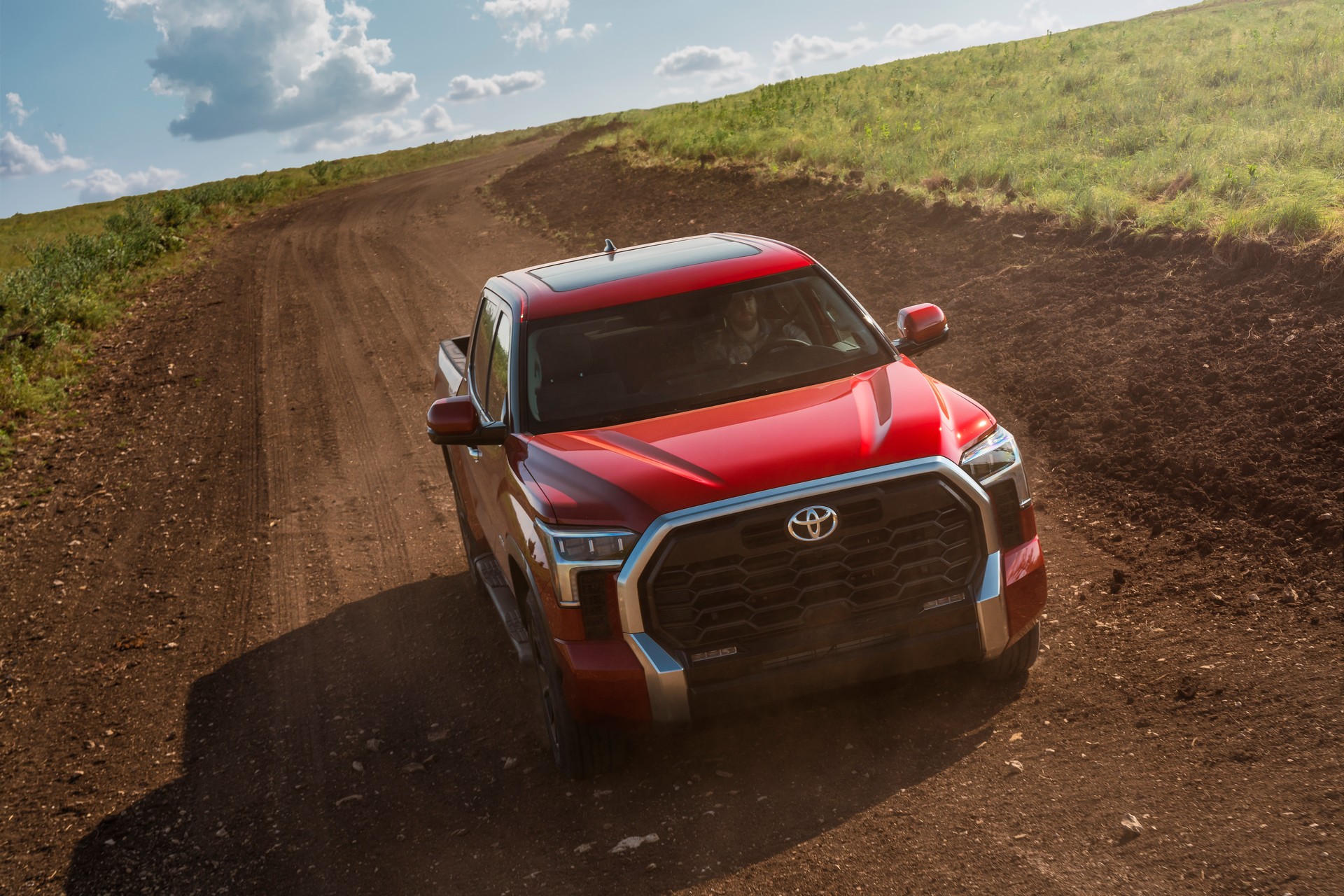 The 2022 Toyota Tundra Is A Tougher, Twin-Turbo’ed Pickup