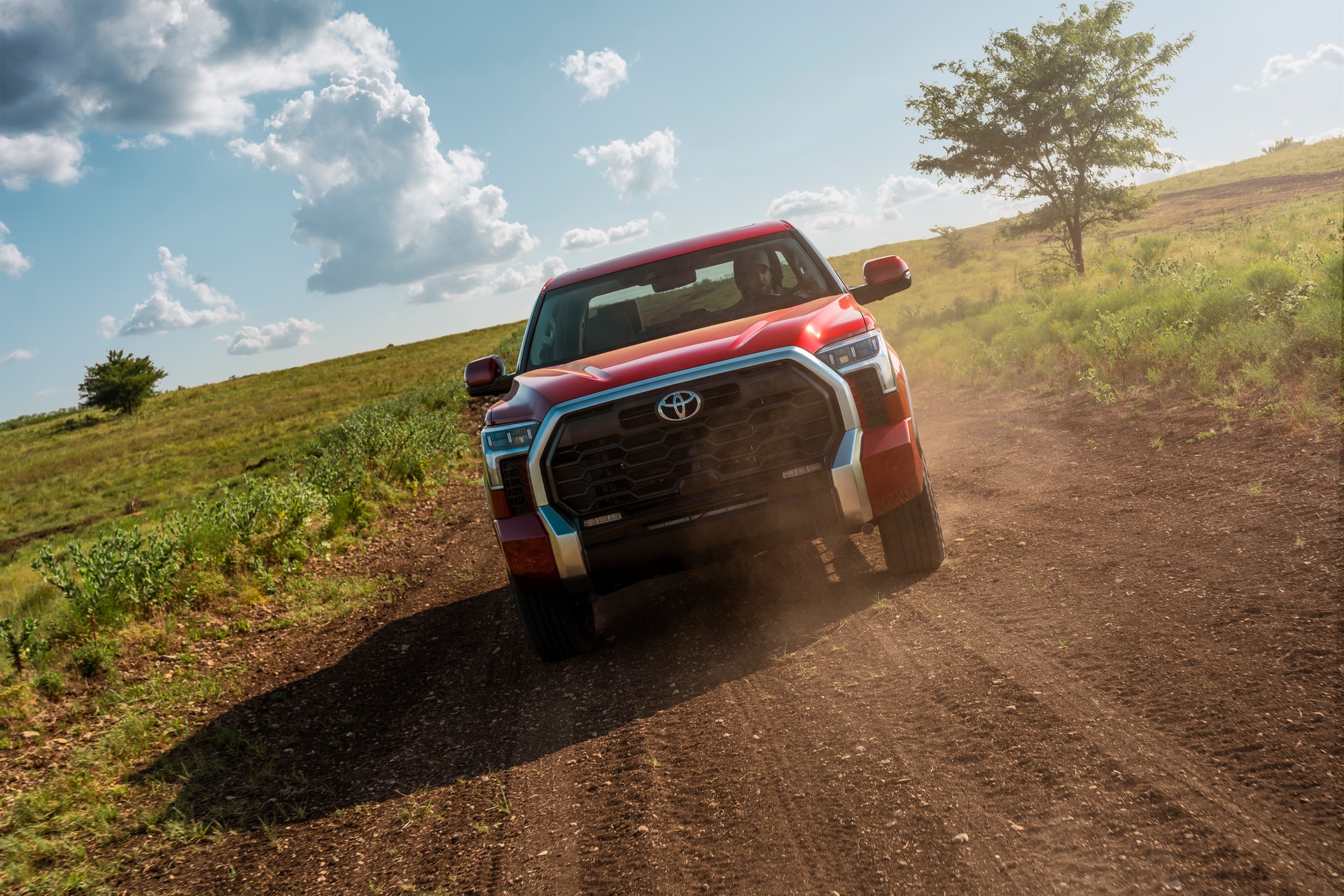The 2022 Toyota Tundra Is A Tougher, Twin-Turbo’ed Pickup
