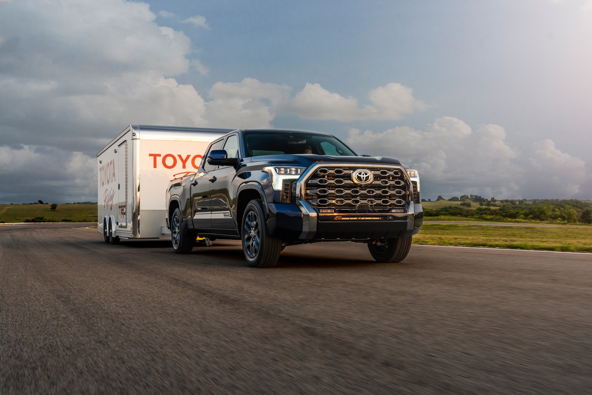 The 2022 Toyota Tundra Is A Tougher, Twin-Turbo’ed Pickup