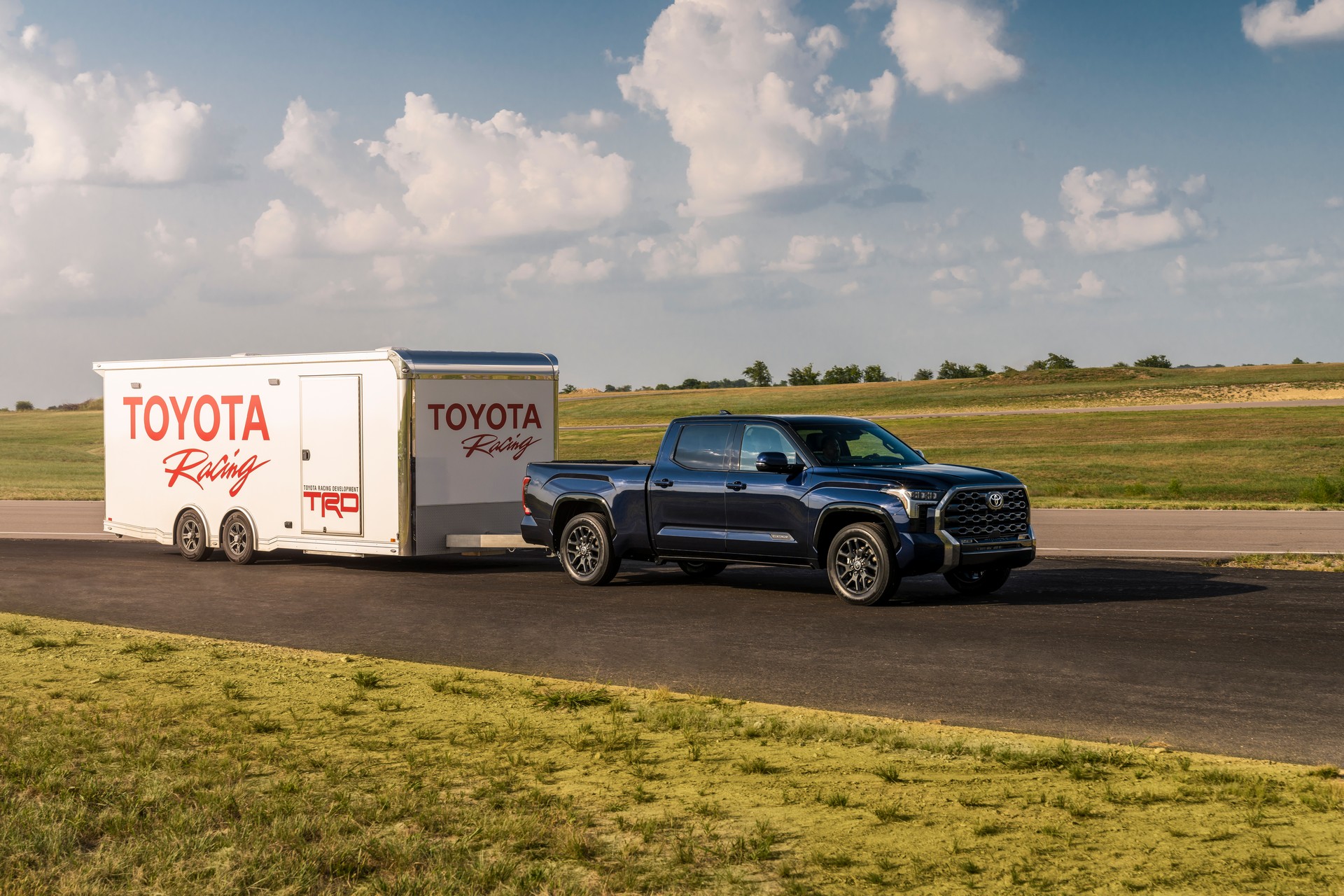 The 2022 Toyota Tundra Is A Tougher, Twin-Turbo’ed Pickup