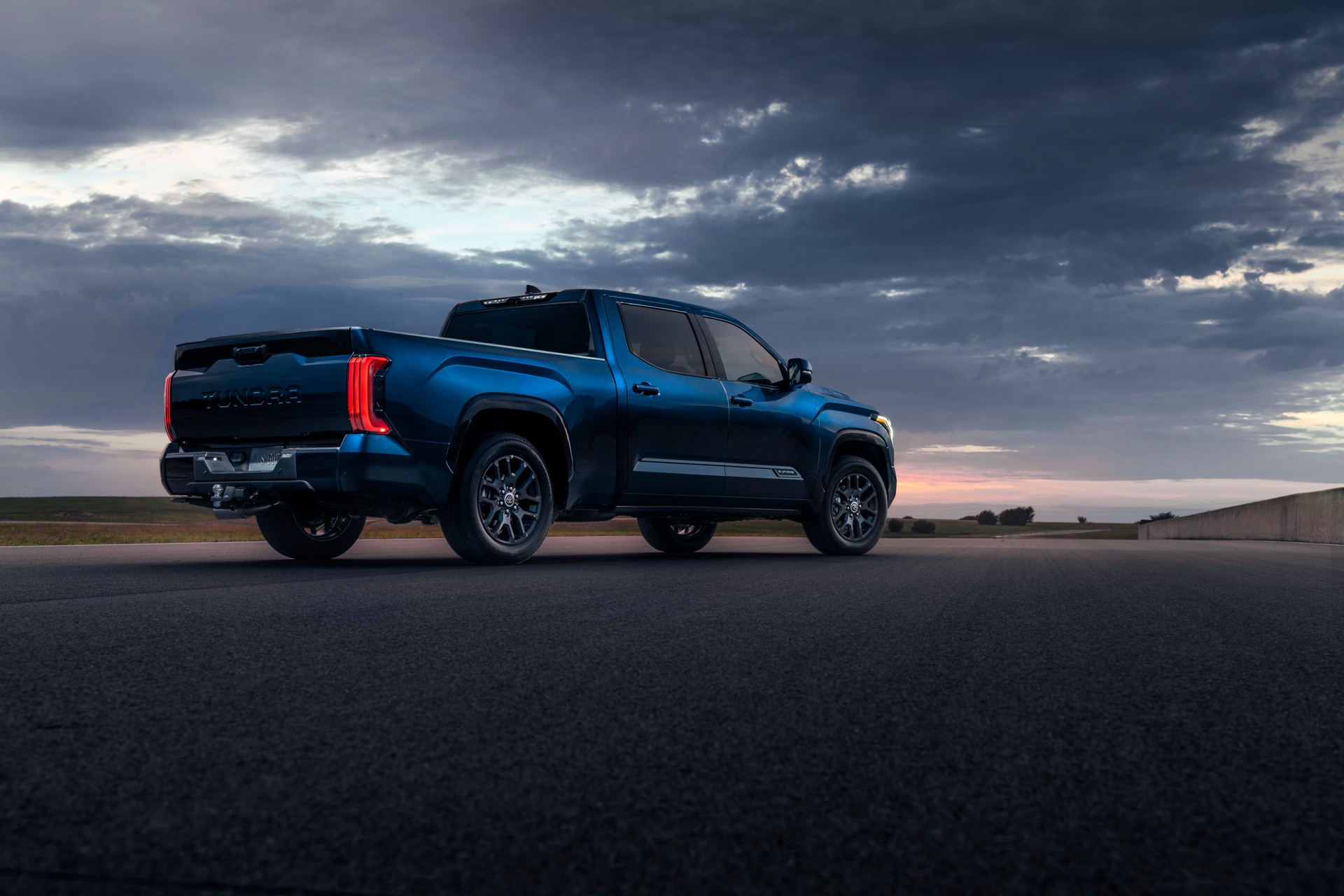 The 2022 Toyota Tundra Is A Tougher, Twin-Turbo’ed Pickup