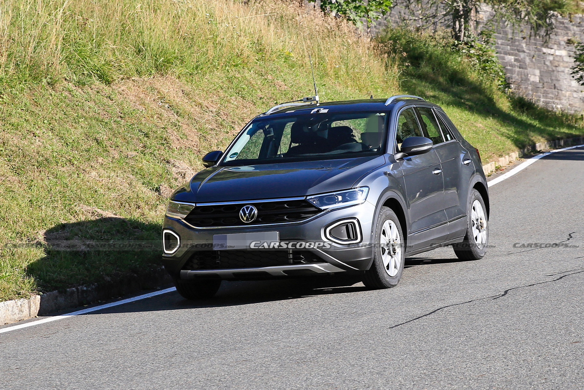 2022 VW T-Roc R Facelift Changes Are So Subtle, It Doesn’t Even Need A Disguise