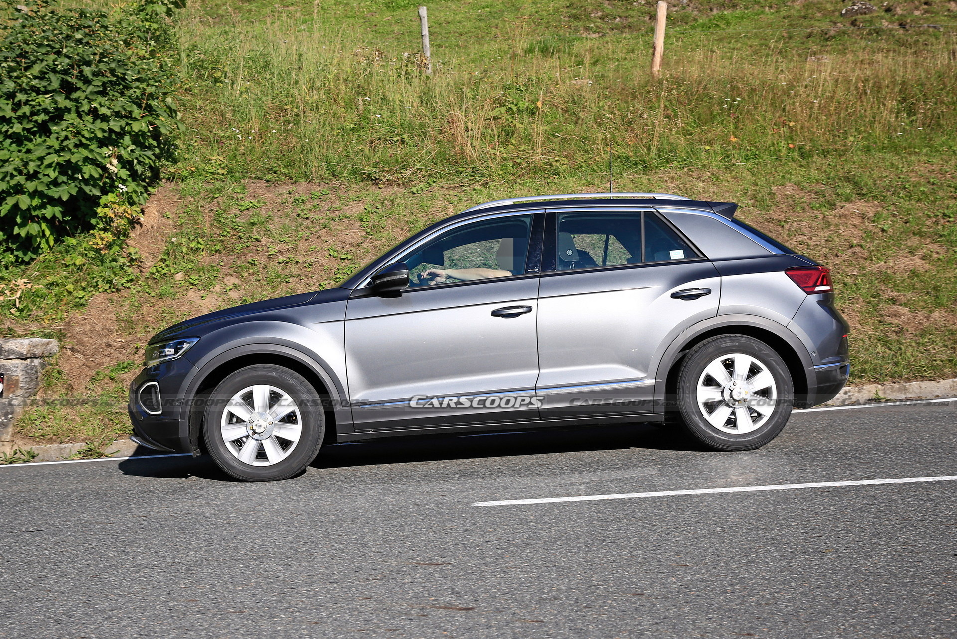 2022 VW T-Roc R Facelift Changes Are So Subtle, It Doesn’t Even Need A Disguise