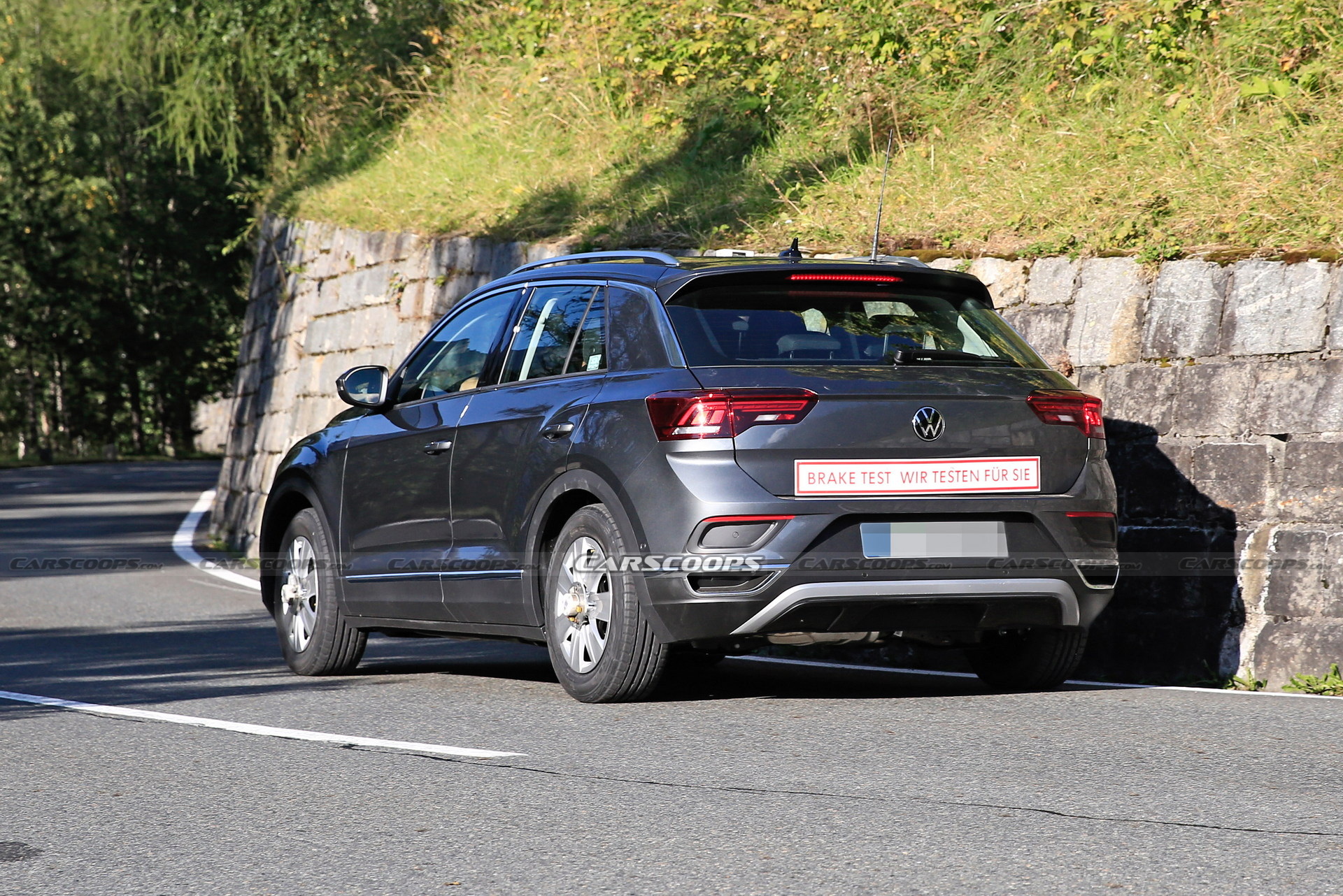 2022 VW T-Roc R Facelift Changes Are So Subtle, It Doesn’t Even Need A Disguise