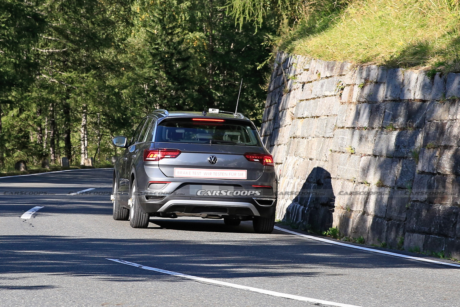 2022 VW T-Roc R Facelift Changes Are So Subtle, It Doesn’t Even Need A Disguise