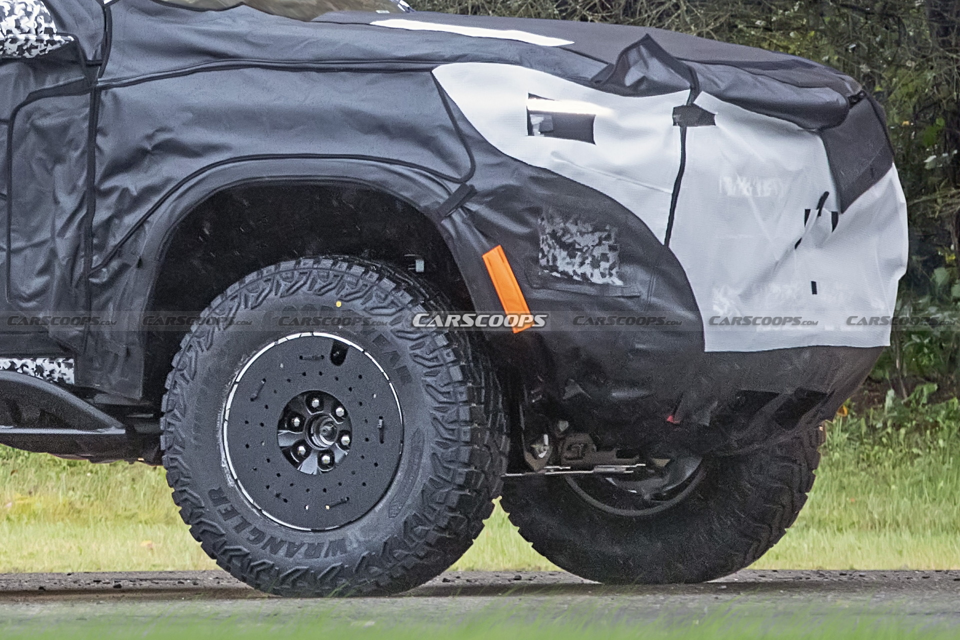 2023 Chevrolet Colorado Spotted Again Under Heavy Camo, This Time In ZR2 Guise
