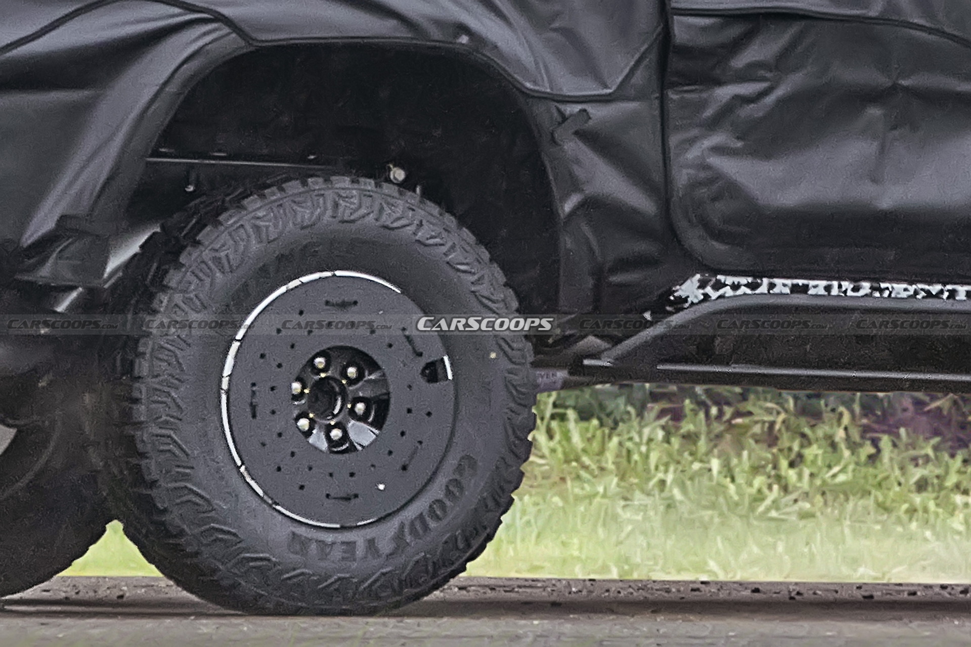 2023 Chevrolet Colorado Spotted Again Under Heavy Camo, This Time In ZR2 Guise