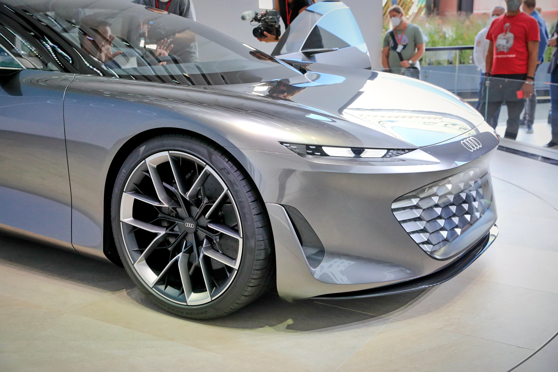 Audi Grandsphere Concept Rewrites The Next Generation A8’s Script, Looks Strikingly Elegant In Munich