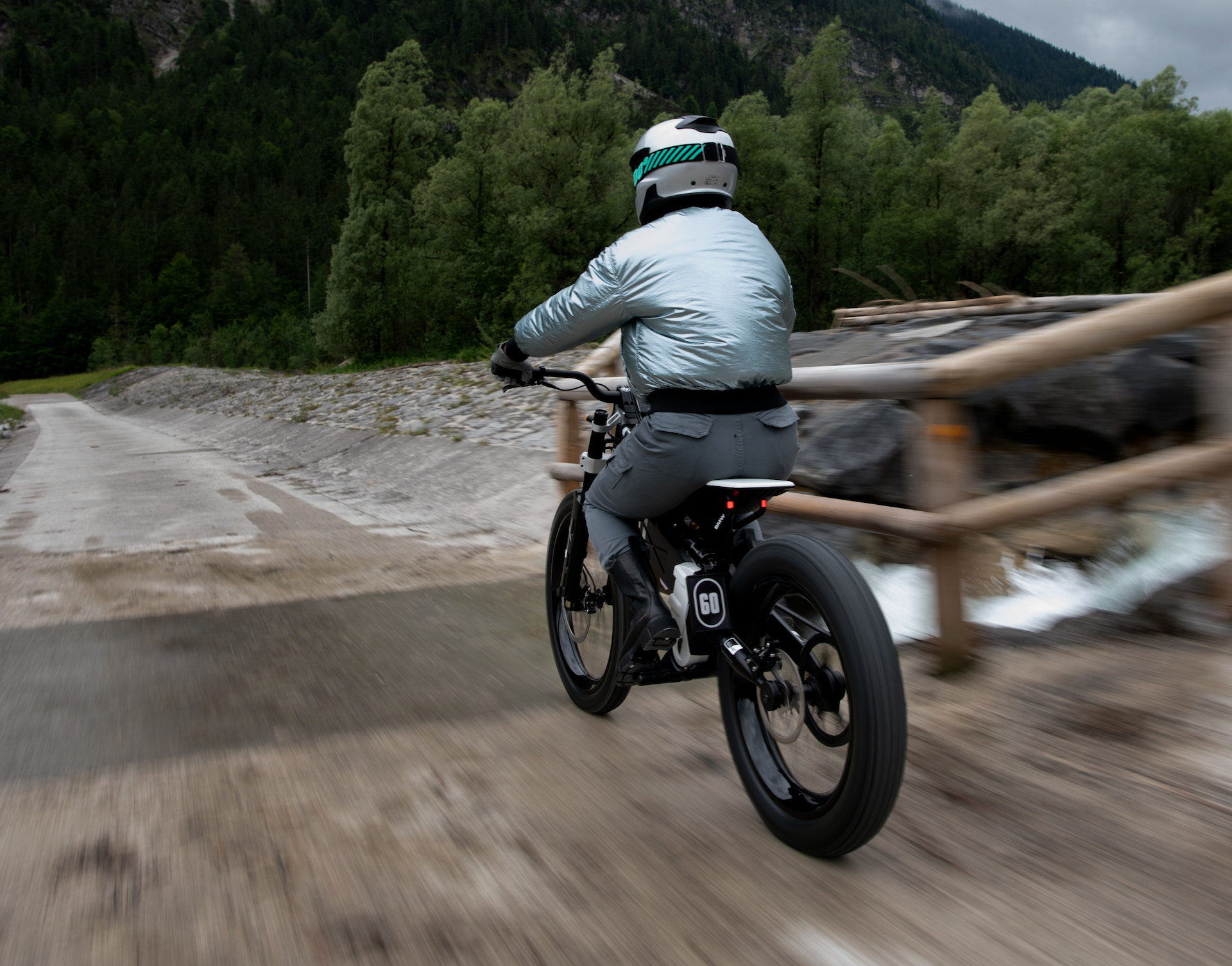 BMW AMBY Twins Bring I Vision Electric Thinking To Two Wheels