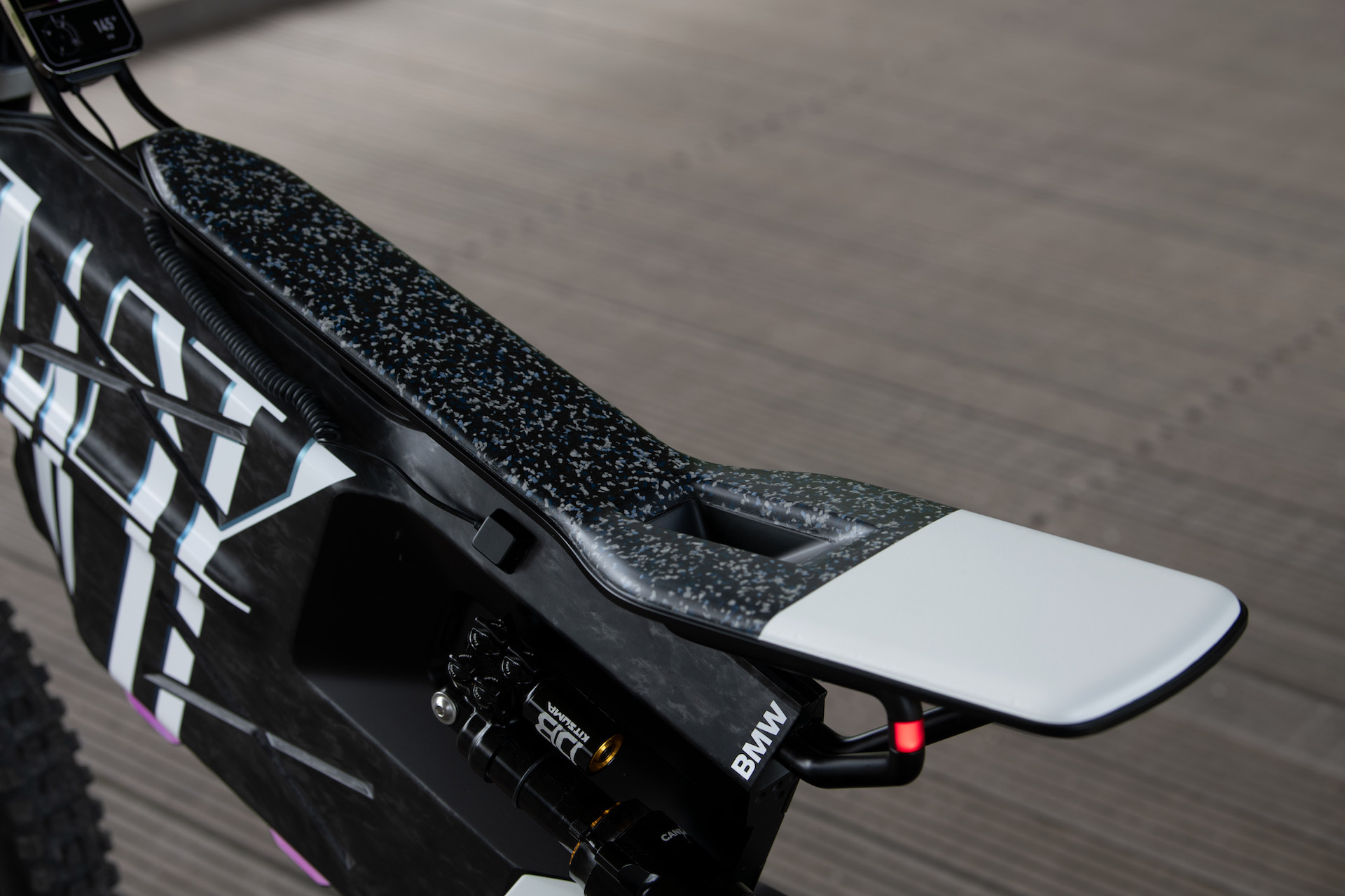 BMW AMBY Twins Bring I Vision Electric Thinking To Two Wheels