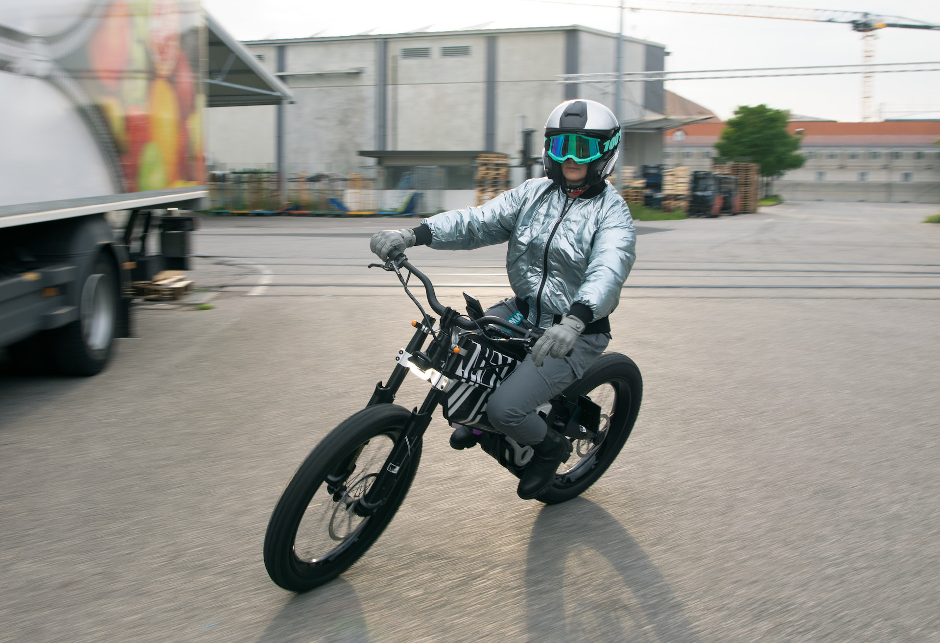 BMW AMBY Twins Bring I Vision Electric Thinking To Two Wheels